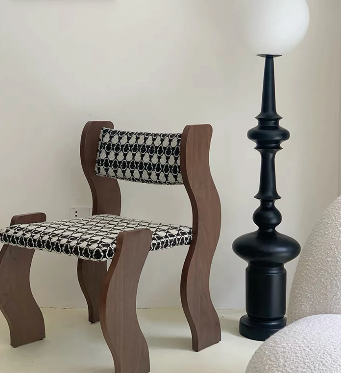 Statuette Wave chair wood Modern Wood Accent Chair Camel Velvet Upholstered Arm