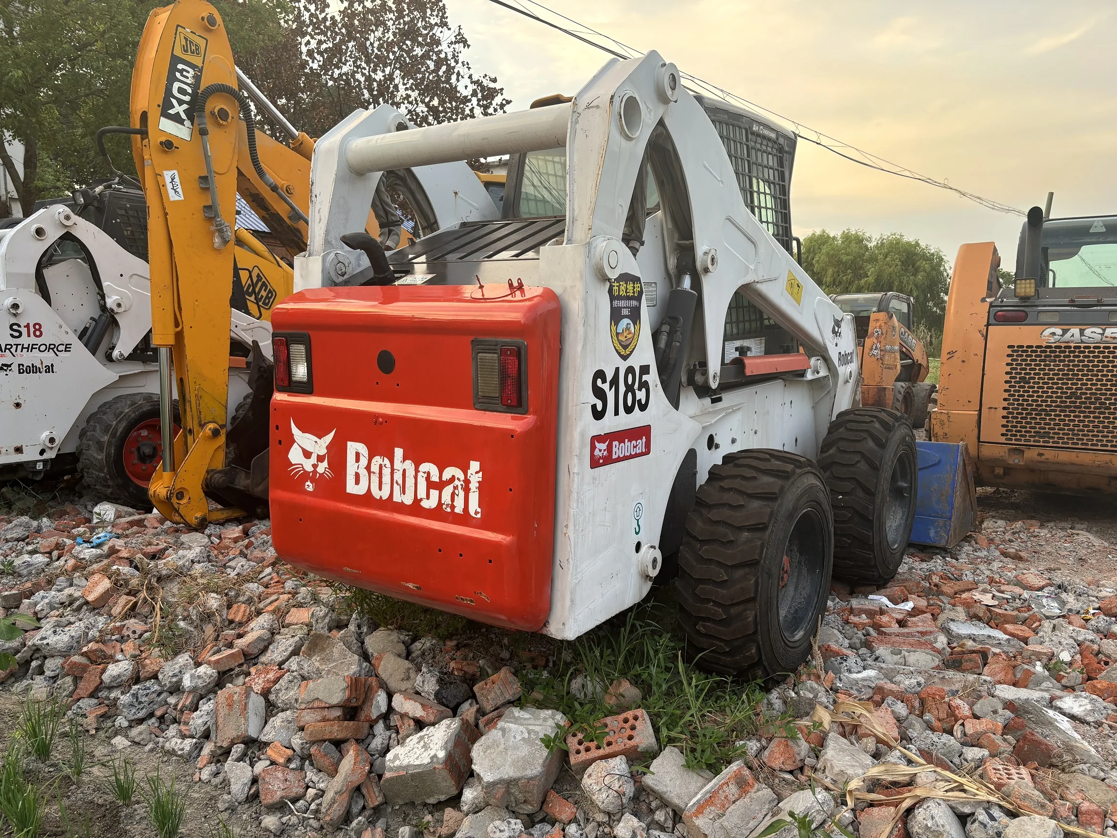 mini bobcat S550 S70 S130 S300 S450 S510 S550 S770 Cheap price Wholesale loaders / used Bobcat slip loaders