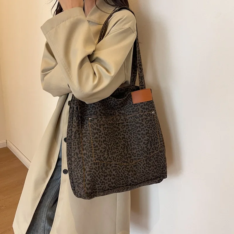 Women Large Capacity Leopard Printed Tote Bag Fashion Lightweight Canvas Shopping Handbag Shoulder Bag
