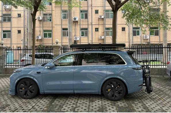 Тяжелая алюминиевая палатка на крыше автомобиля