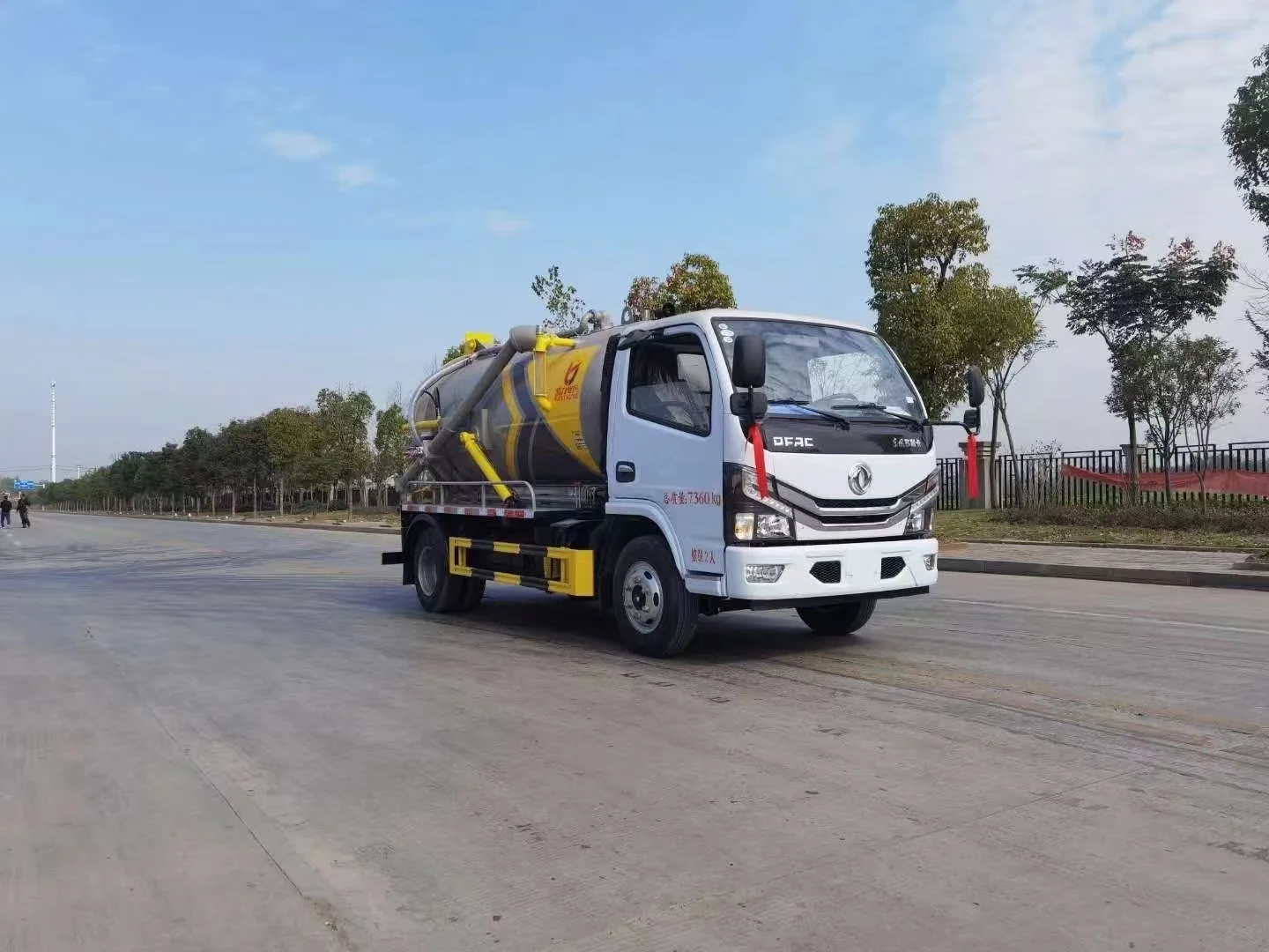 Совершенно новый китайский бренд Dongfeng шасси 4x2 8 кубических метров канализационная Кала грузовик с присоской совершенно
