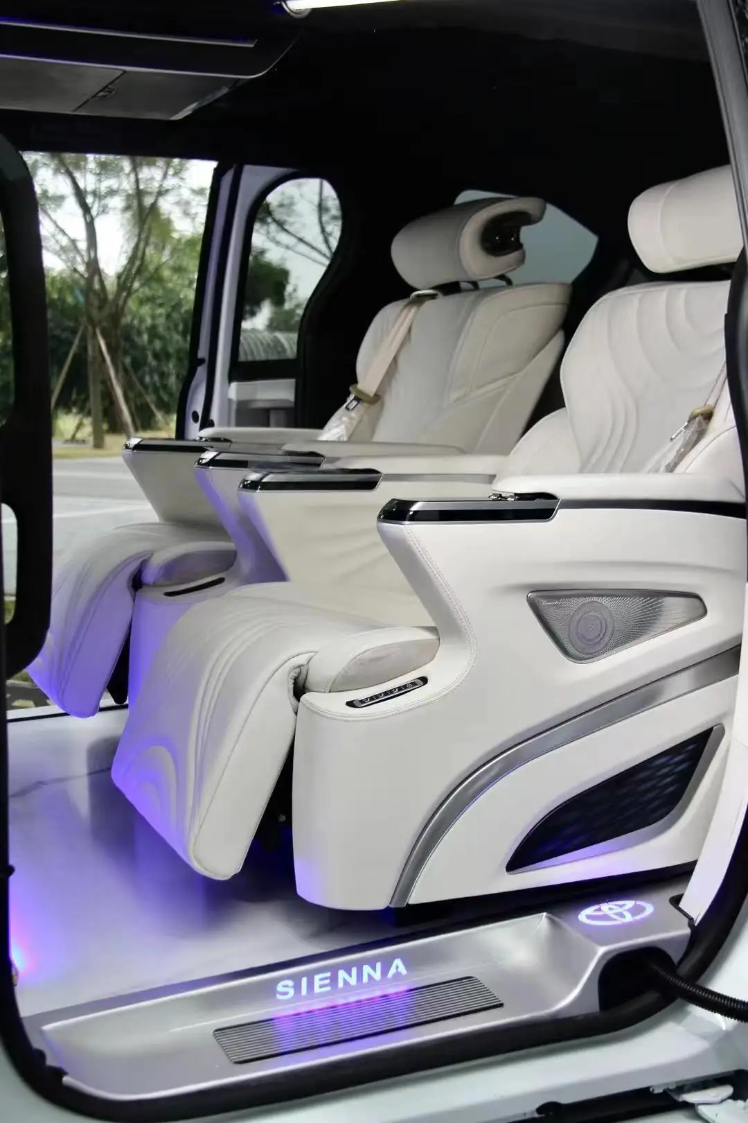 Vito V-class Toyota Sena interior modification and upgrade, all accessories factory direct for salesMercedes-Benz