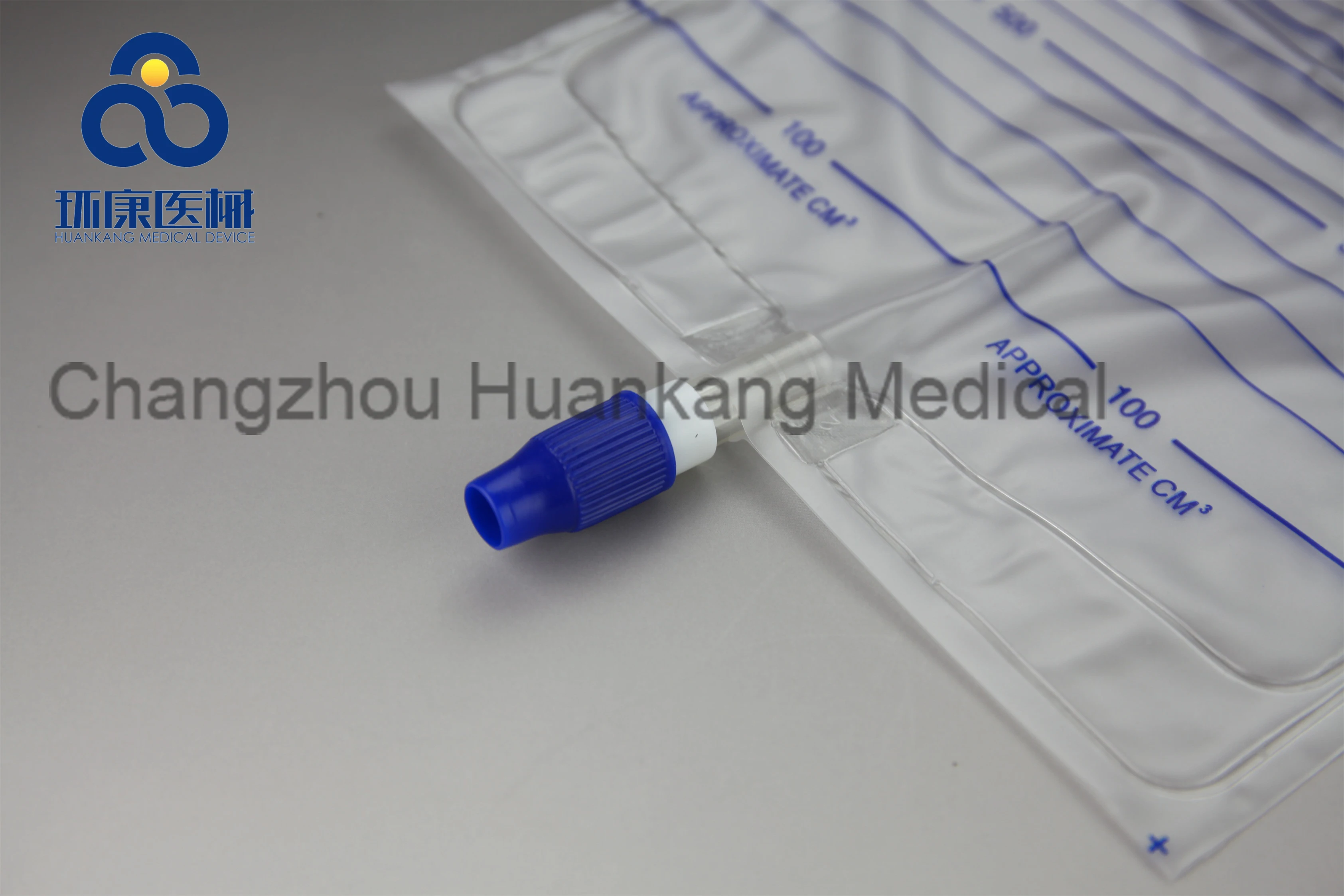 Single use/disposable urine bag with screw valve