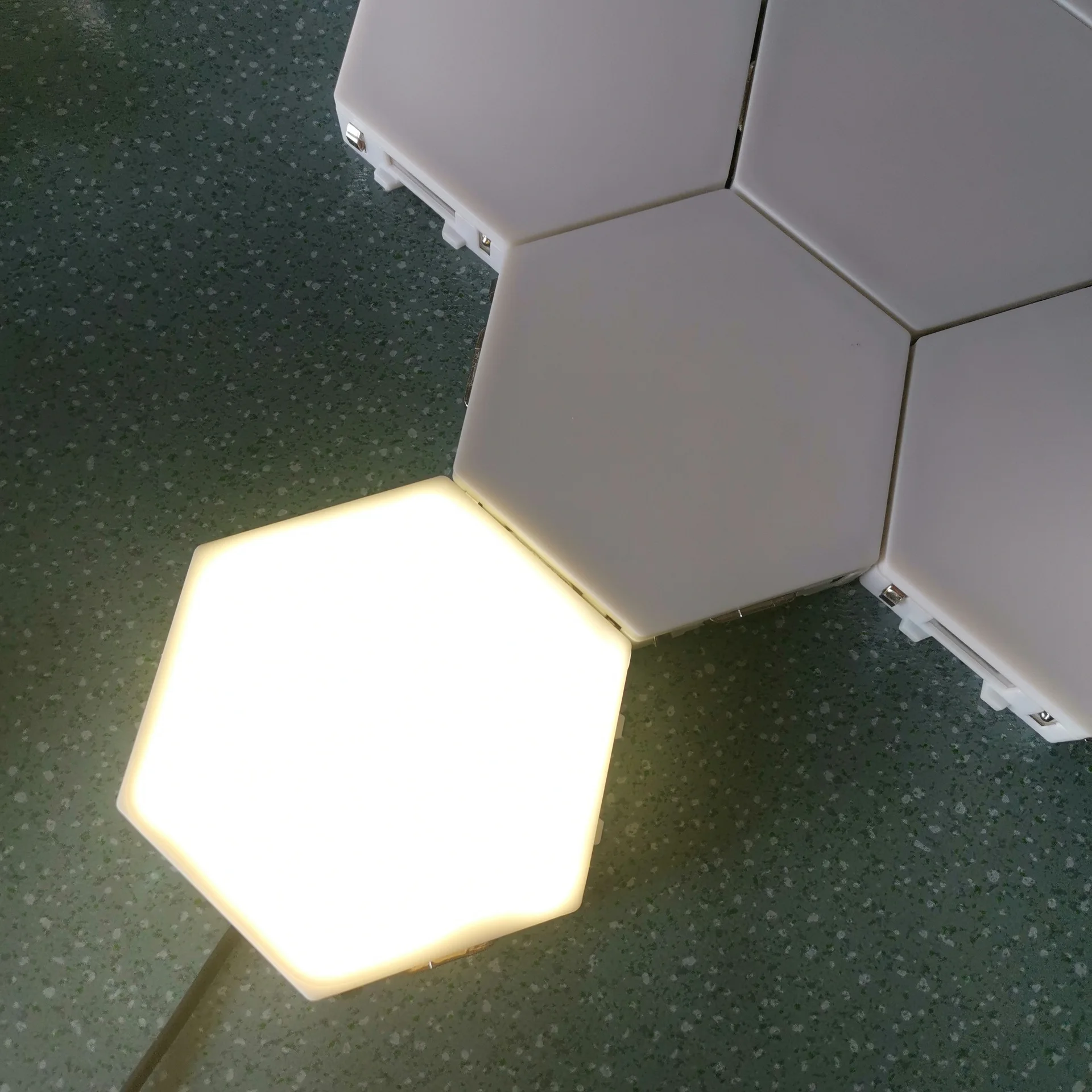 DIY Touch Sensitive LED Hexagon Honeycomb Panel Lamp LED Quantum Night Lamp Modular Hexagonal Wall lamp