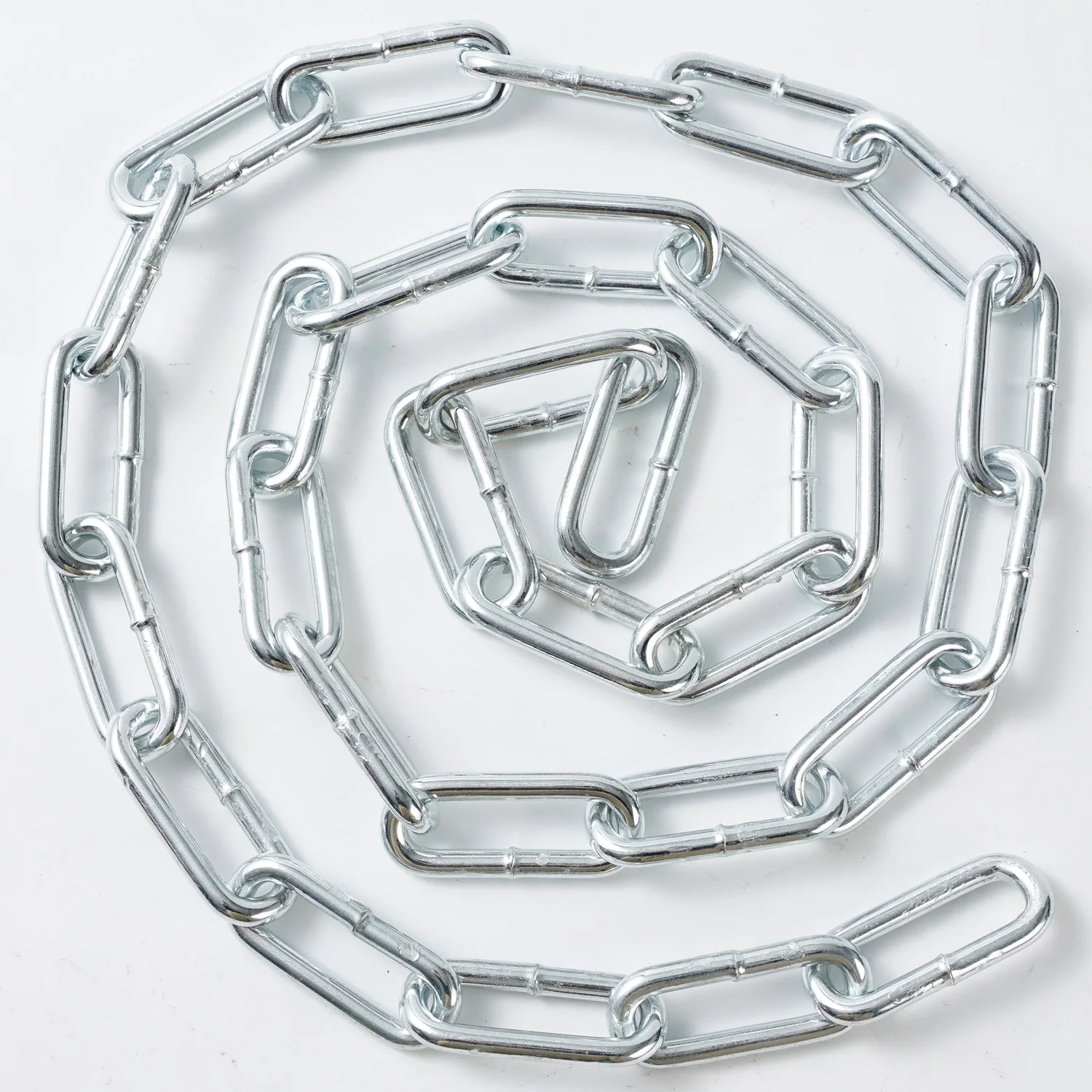 Manufacture Made in China DIN5685 A/C DIN763 Welded Steel Link Chain Drag Function 2MM 3MM 4MM 8mm Zinc Finish Alloy Material