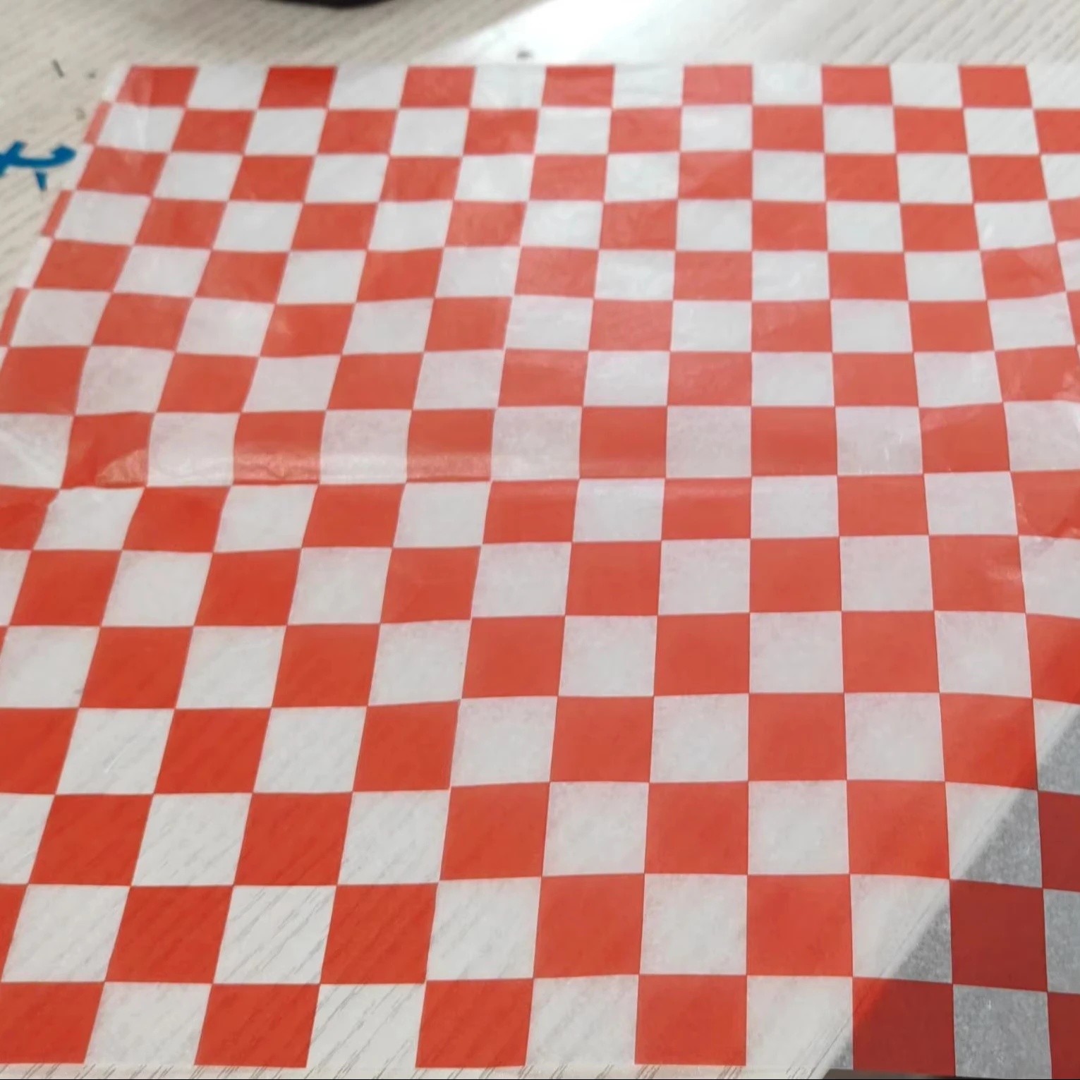 Customized Printed Logo and Size Red and white checkered oil-absorbing paper  raw wood  Deli Meat Wrapping Wax Coated Paper