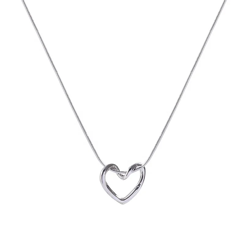2022 Chic Design Silver Hollow Heart Pendant Necklace Snake Chain Titanium Steel Light Luxury Niche Design Heart Necklace For Gi