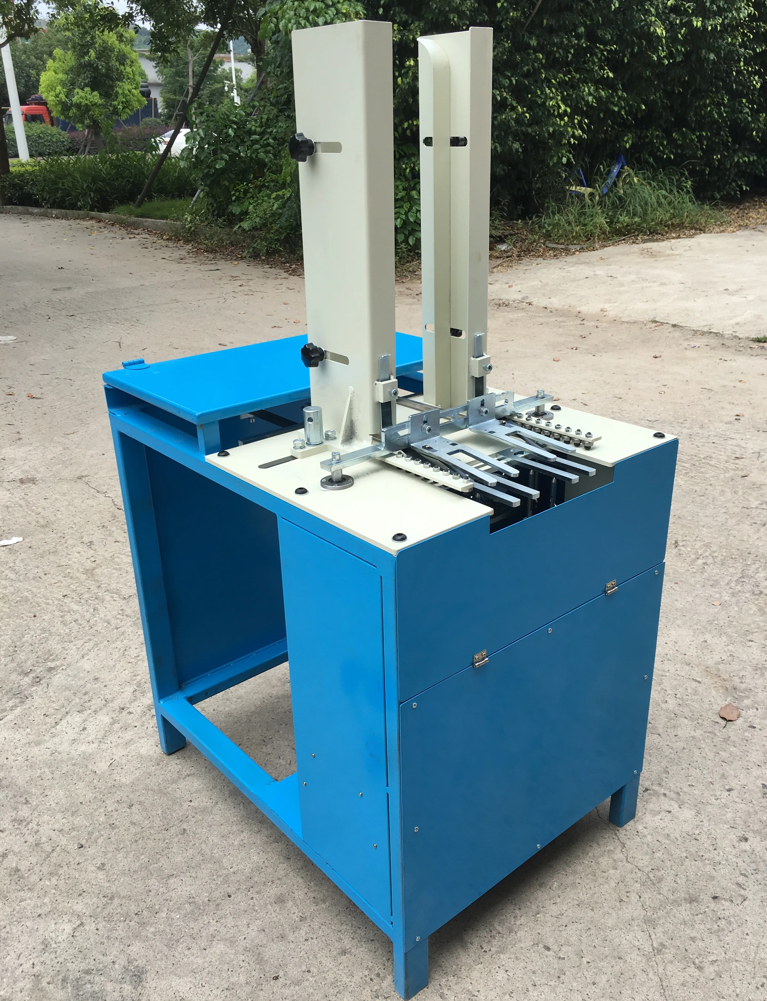 Slipper Maker Machine Flip Flop Sandal Strap Fixing Machine Automatic EVA Slipper Machine