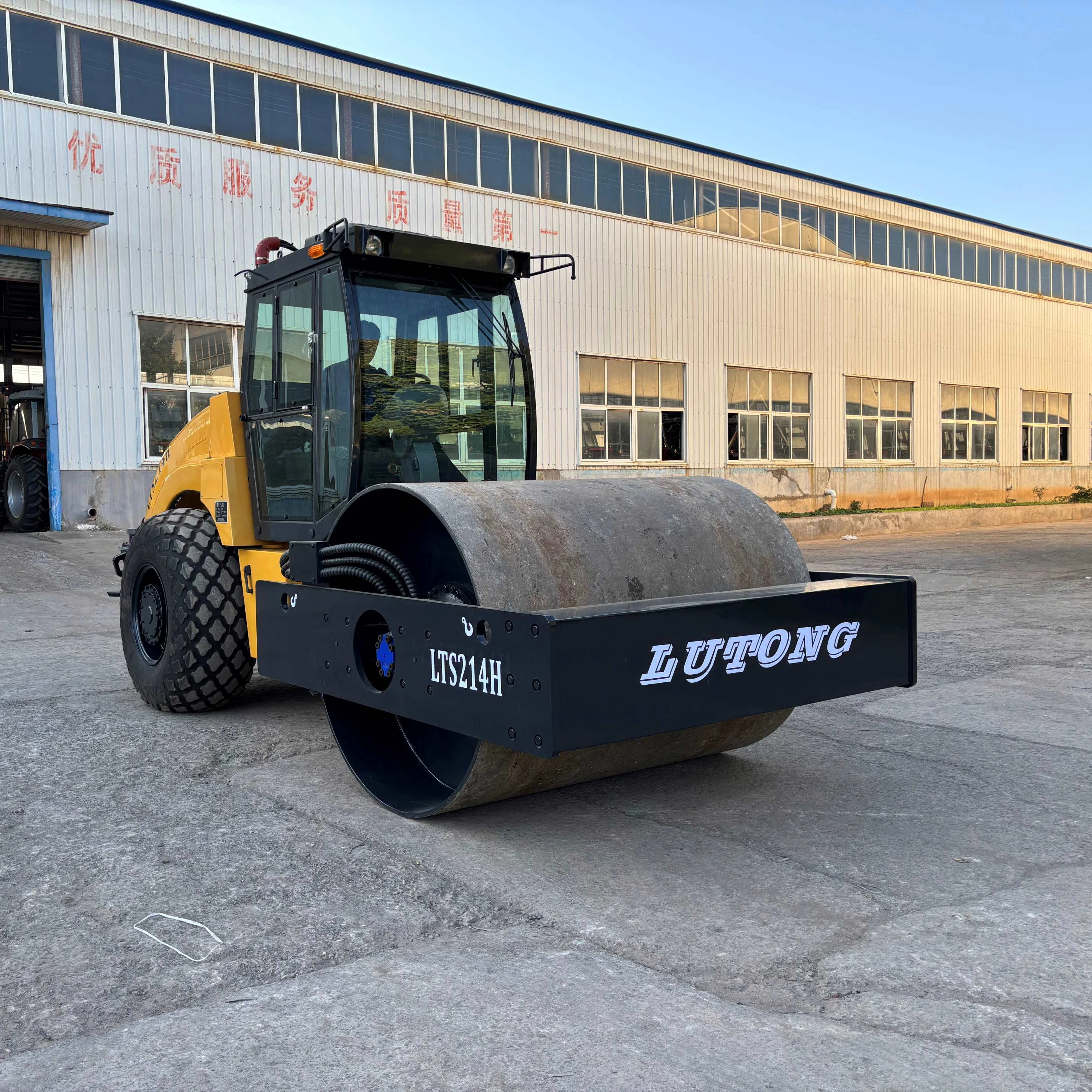 LTS214H Promotional High Performance 74 kW 14 15 ton Earthmoving Machinery Combined Diesel Manual used Road Roller cheap sale