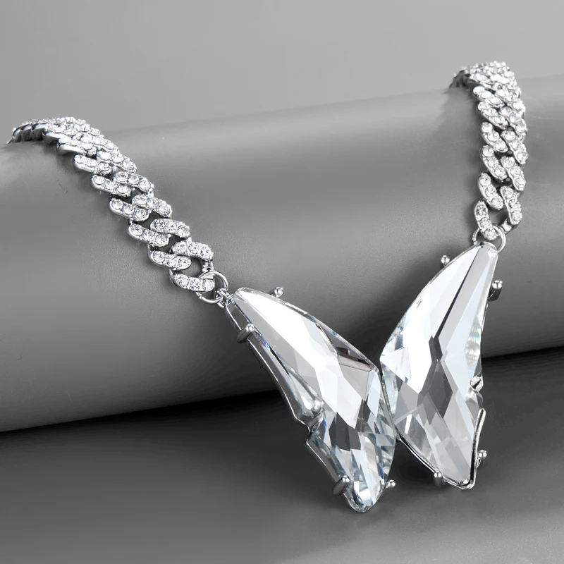 Yobetter Iced Out Luxury Butterfly Pedant Choker Necklace Women Charm Full Diamond Shiny Silver Gold Accessory