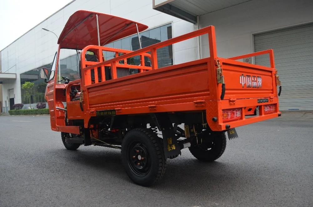 Three wheel motorcycle /van cargo tricycle with cabin for adult