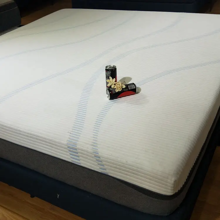 Bed Protection Pad Soft and Comfortable Waterproof Mattress Protector Zippered Jacquard Mattress Cover