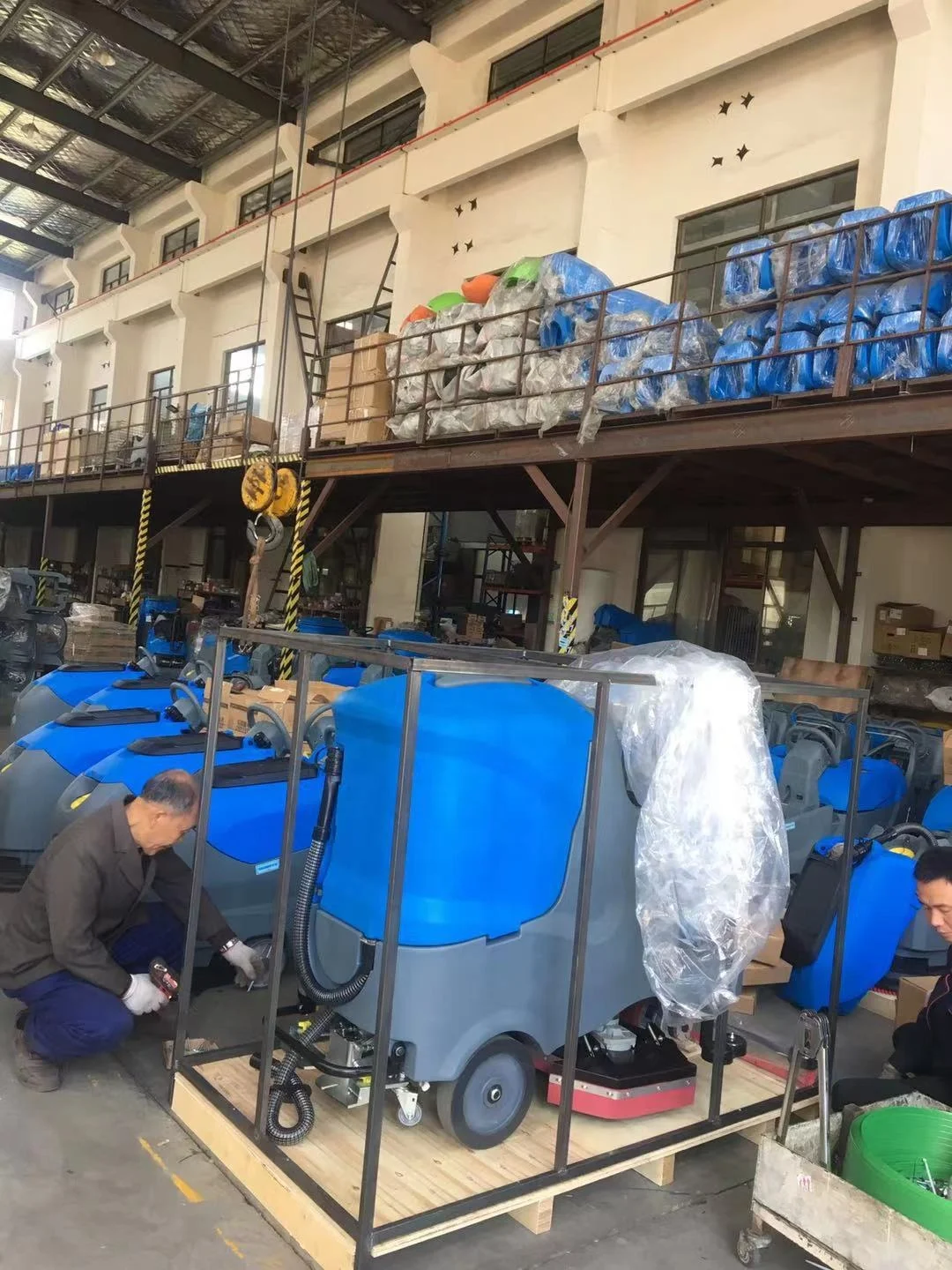 Electric Ride on Wet Scrubber Floor Sweeping and Washing Vacuum Cleaner factory cleaning machine