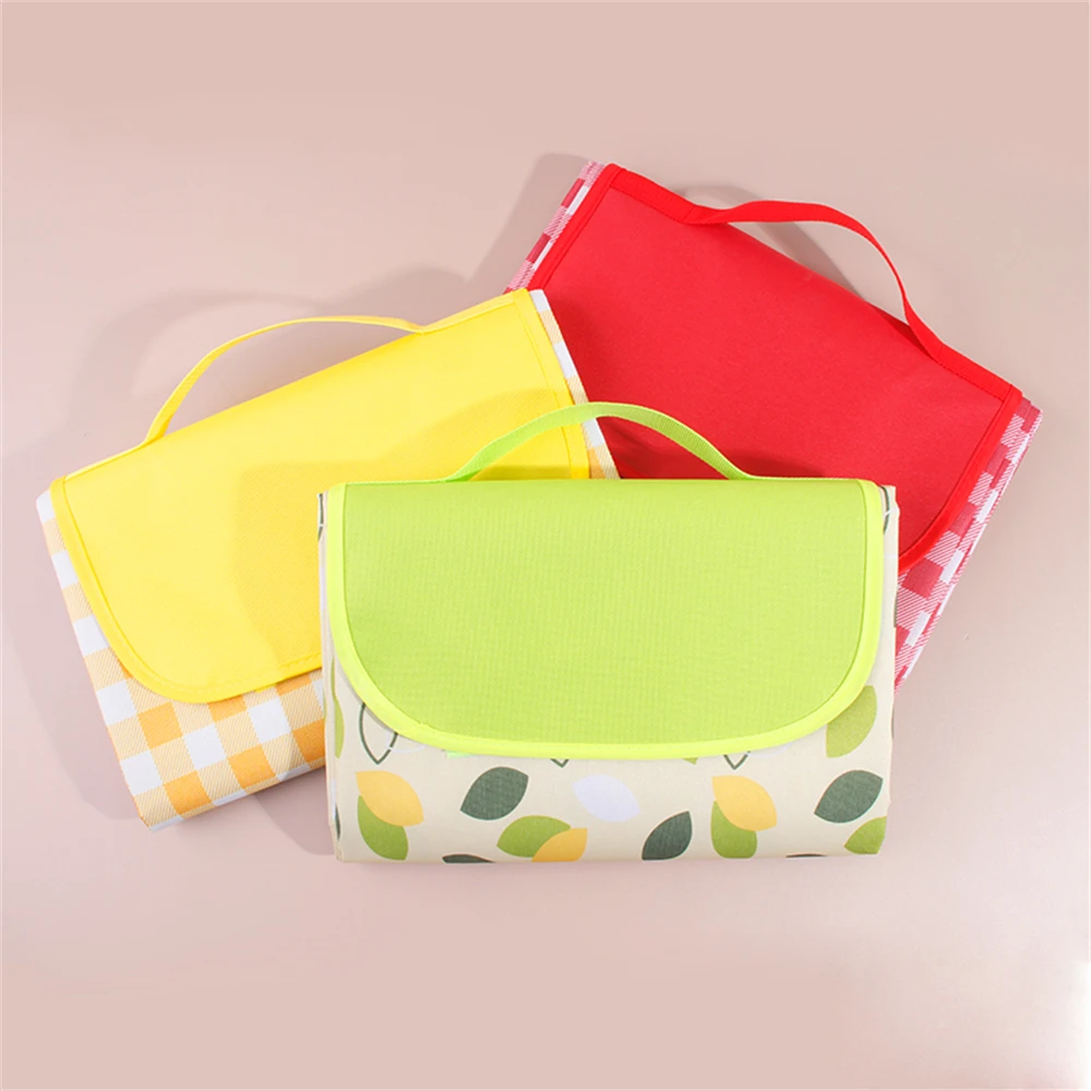 Wholesale Oxford 600D Picnic Blanket Custom Outdoor Extra Big Large Waterproof Plaid Foldable Travel Beach Picnic Mat