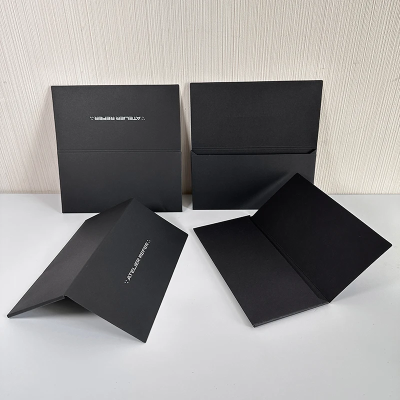 Luxury Vip Credit Card Paper Envelopes Golden Stamping Uv Spot Paper Gift Credit Card Holder Packaging Custom Envelope Box