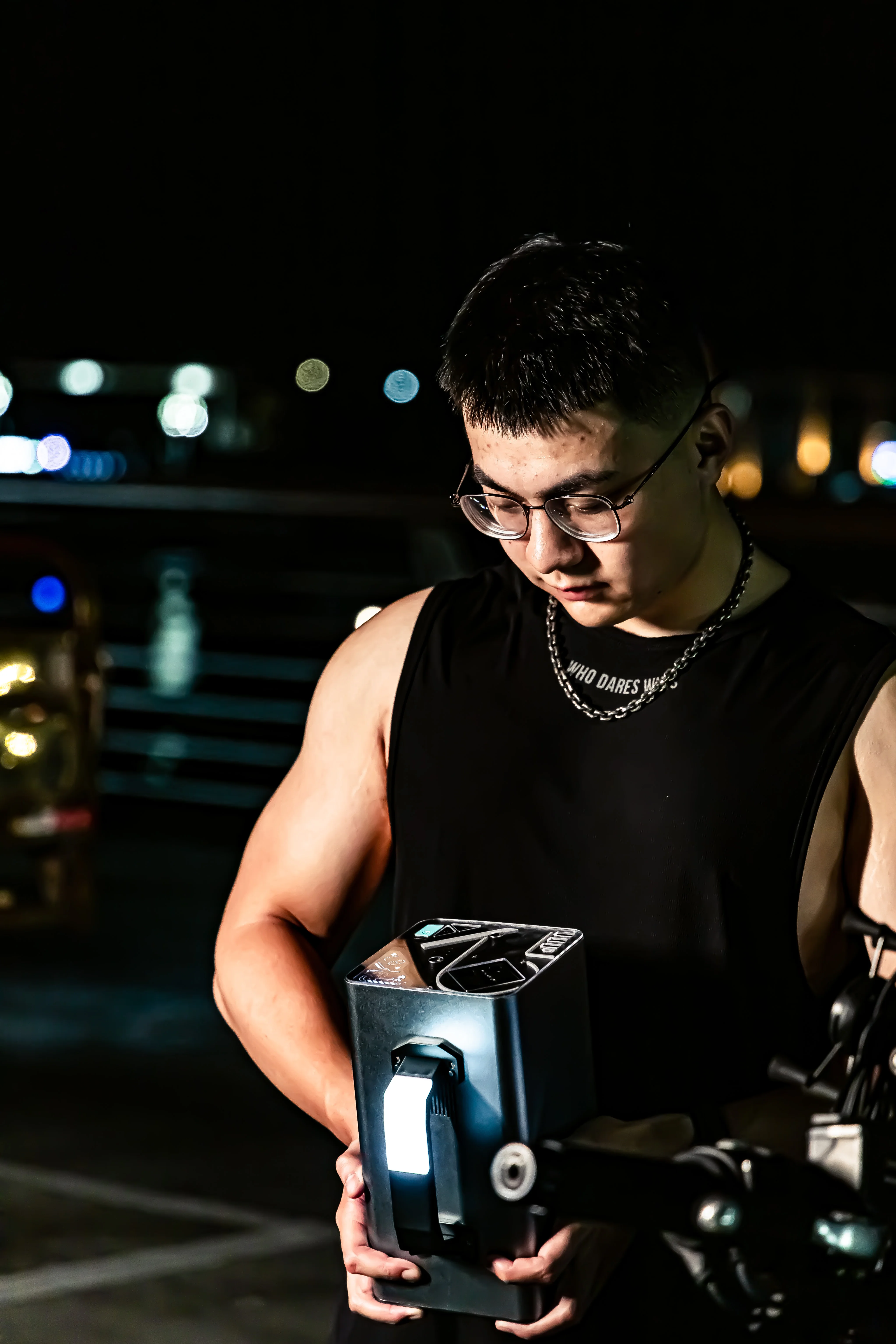 AC socket with battery  300W 400W288wh 100v 110v/220v output ac charging power bank for drone/table lamp