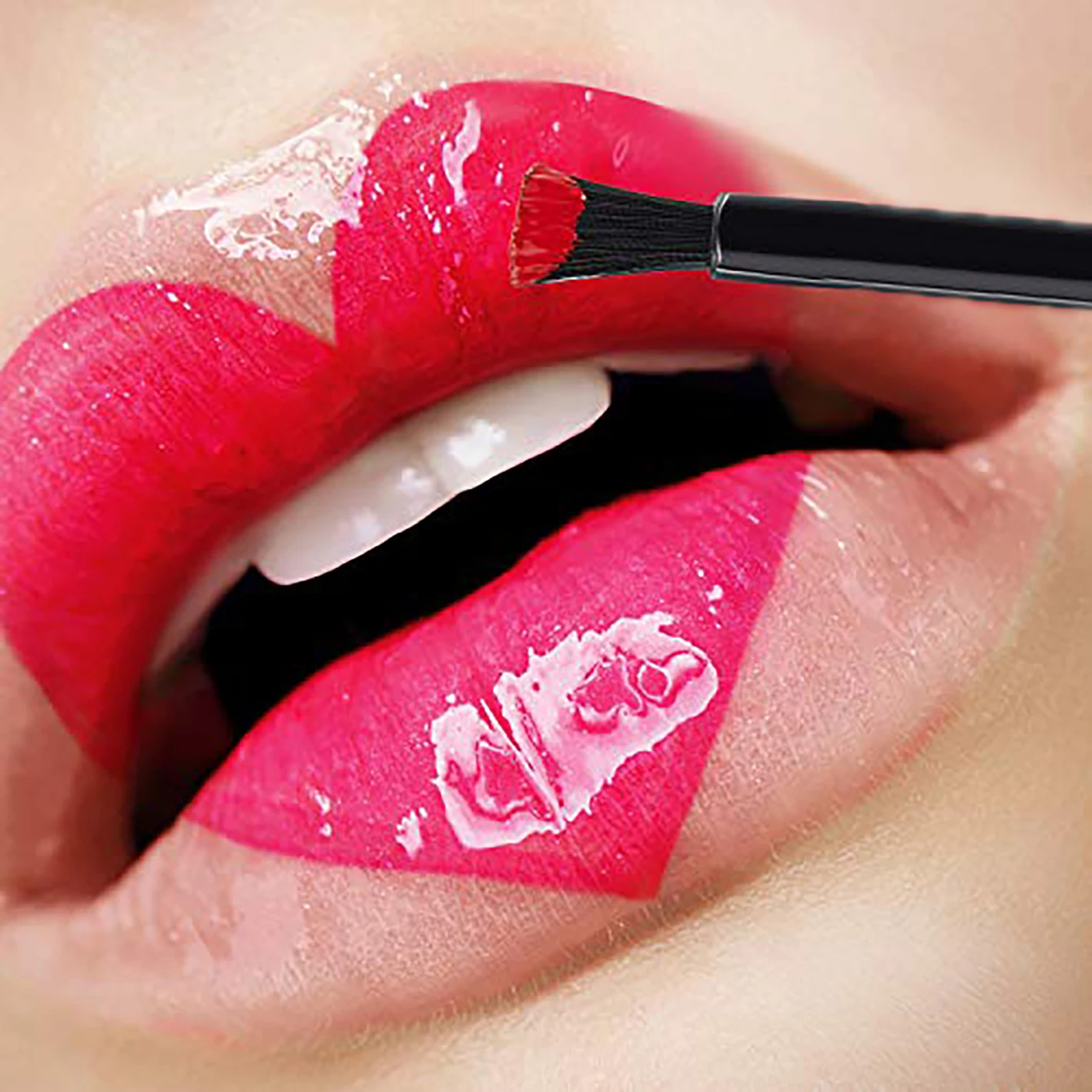 Wholesale High Quality Hand made Disposable Solid Handle Lip Brush Lip Gloss Lipstick Applicator Make up Tools