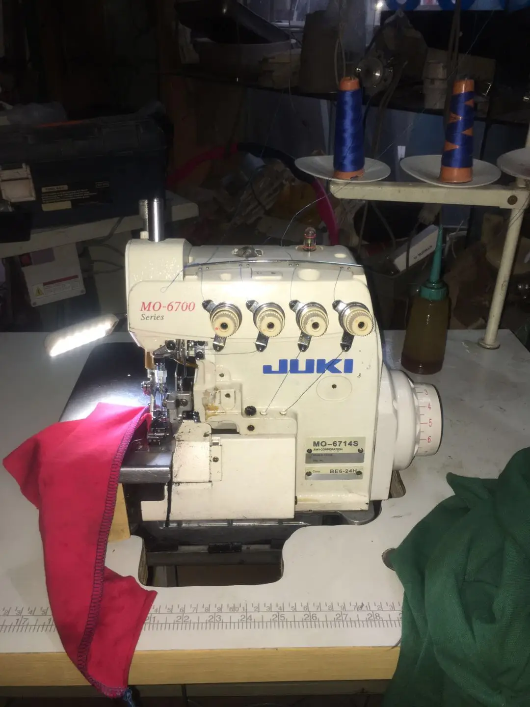 1/6 Secondhand JUKI Overlock 6714 Four Threads Direct Drive Overlock Sewing Machines