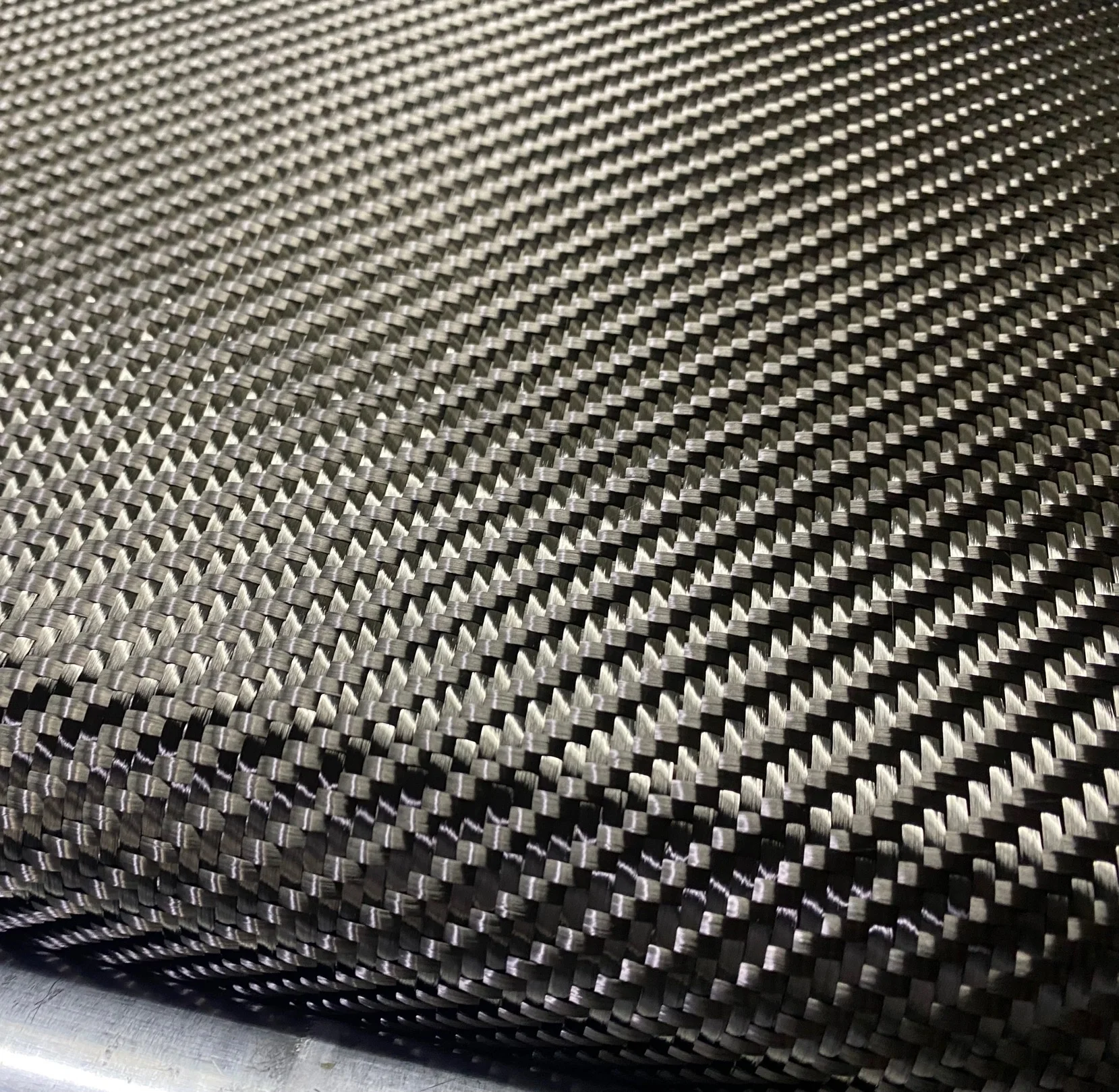 High Tensile Strength 12K Twill 600G Bidirectional Carbon Fiber Fabric for Sporting Goods