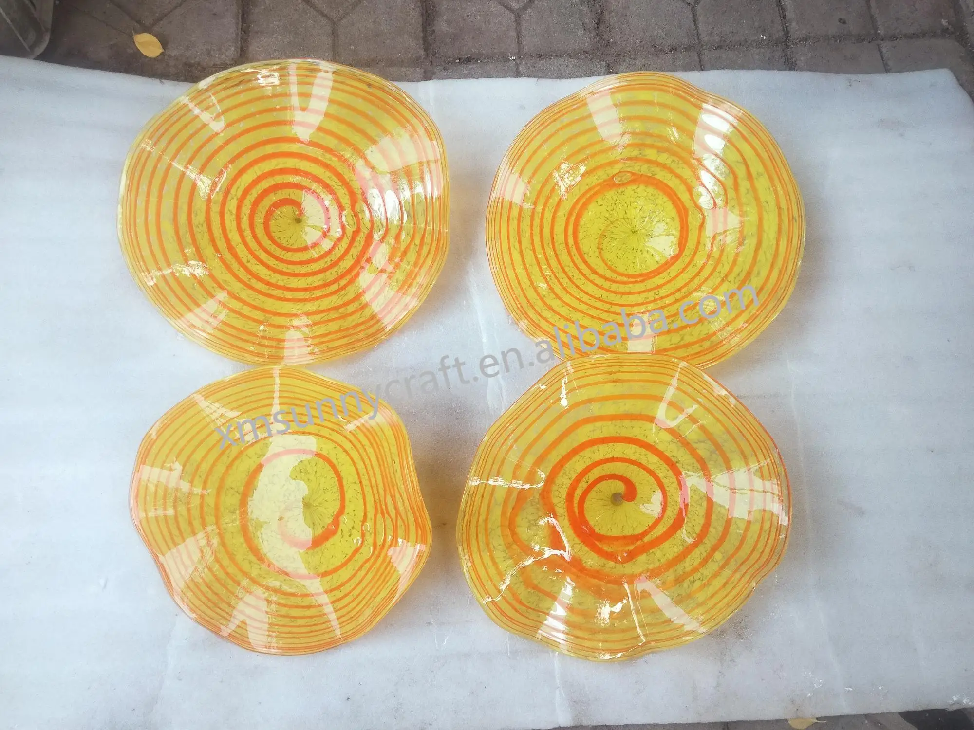 Contemporary Art Glass Wall Decor Plate Wall Mounted Hanging Flowers Handmade Murano Glass Plate
