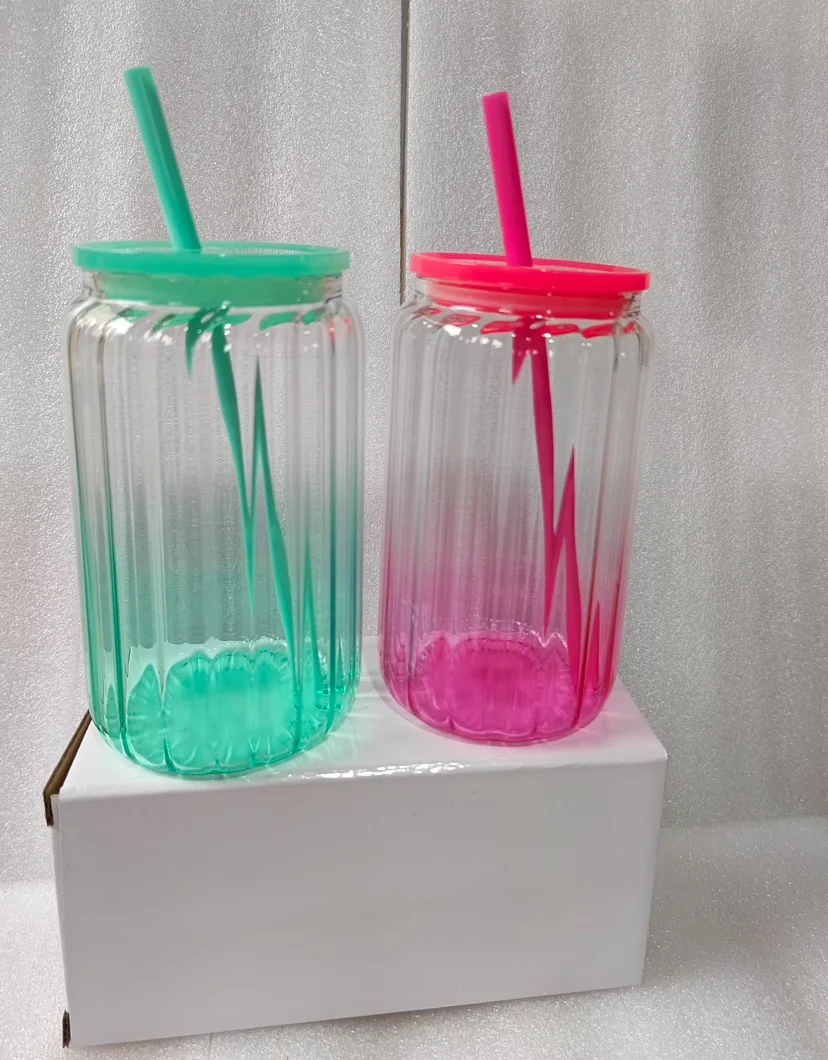 BPA free 16oz Sublimation wavy configuration jelly Glass Beer Can transparent clear gradient glass cup with colored plastic lid