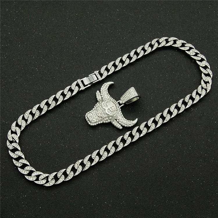 Iced Out Bling Chain Fashion 18K Gold Plating Alloy Charm Cattle Bull Head Hip Hop Pendant Necklace