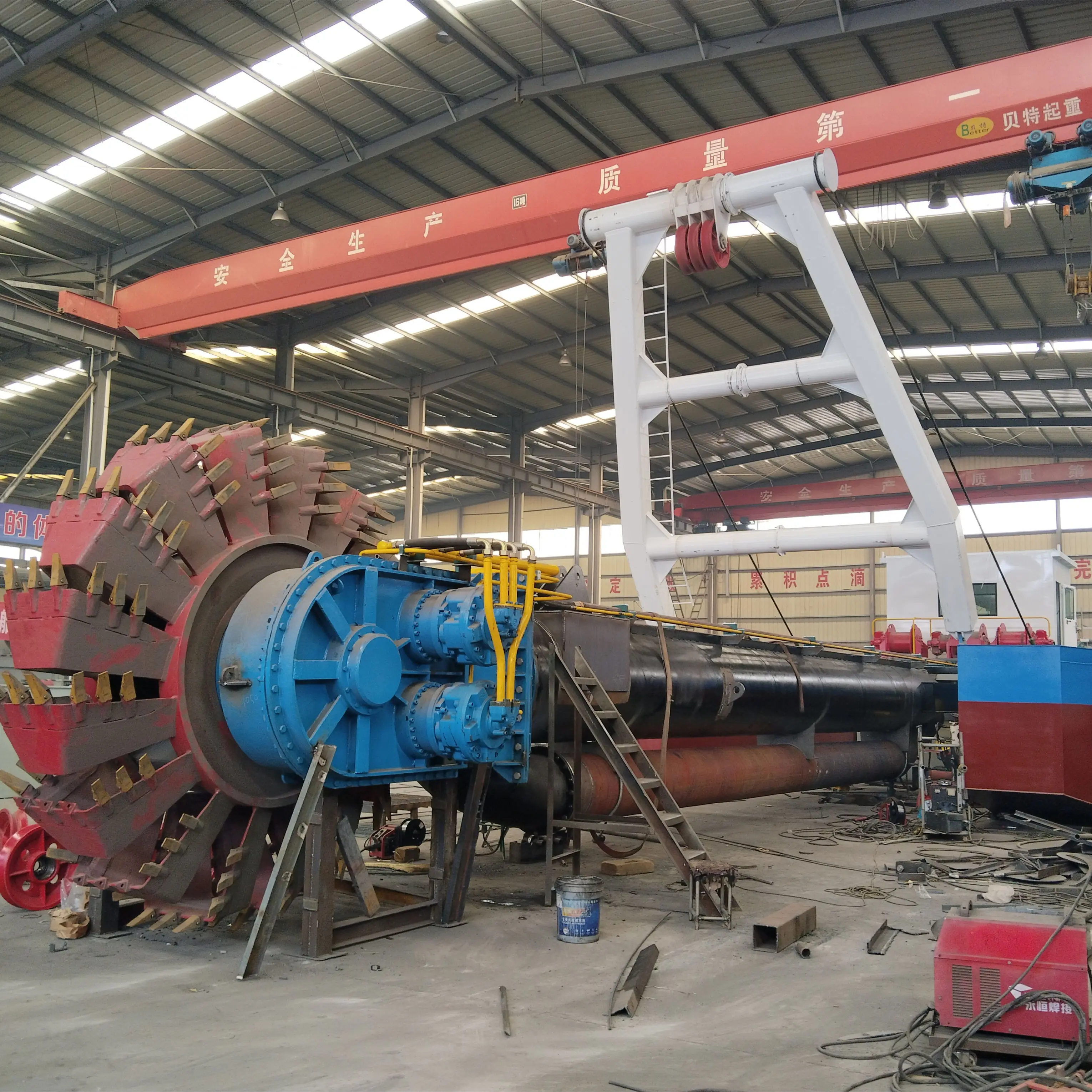 2000 m3/h Diesel Powered Hydraulic Rive Lake Thick Mud Hard Sludge Cleaning Boat