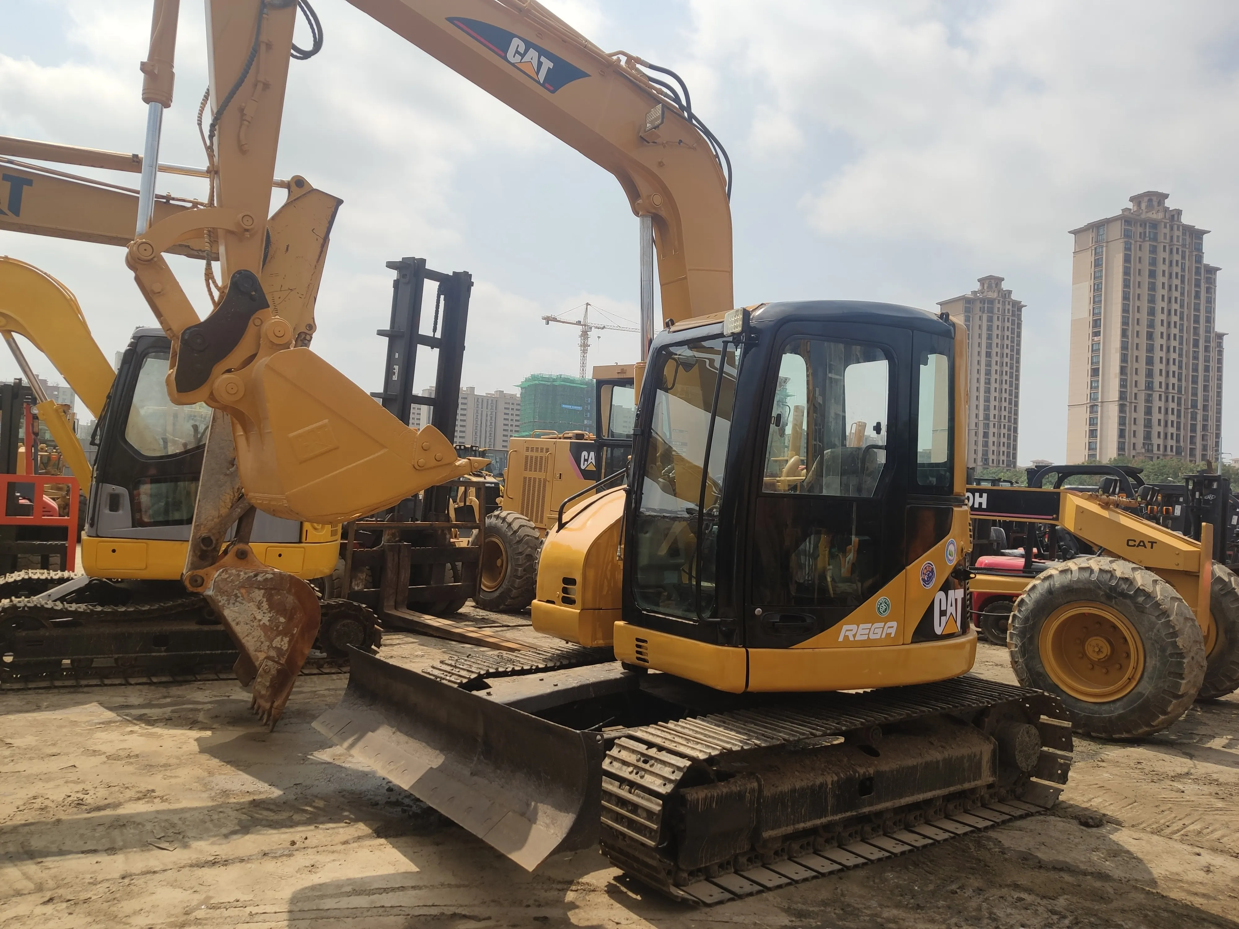 Б/у экскаватор ca terpillar CAT308 8 тонн экскаваторы на нашем дворе