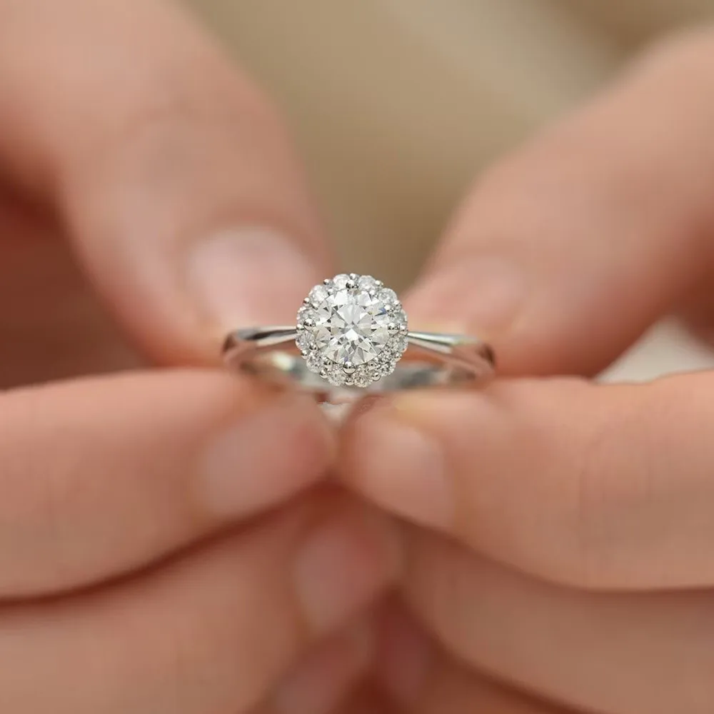 Aimgal brand luxury jewelry wholesale 18-karat gold Platinum D0.50ct d0.17ct diamond ring Custom wedding ring