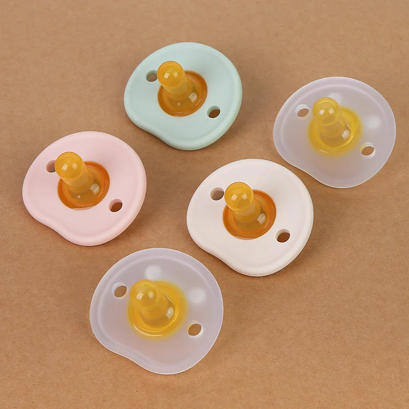 BPA Free Newborn Eco-friendly Food Grade Soft Safety Infant Children Dummy Baby Custom Pacifier Case For Babies