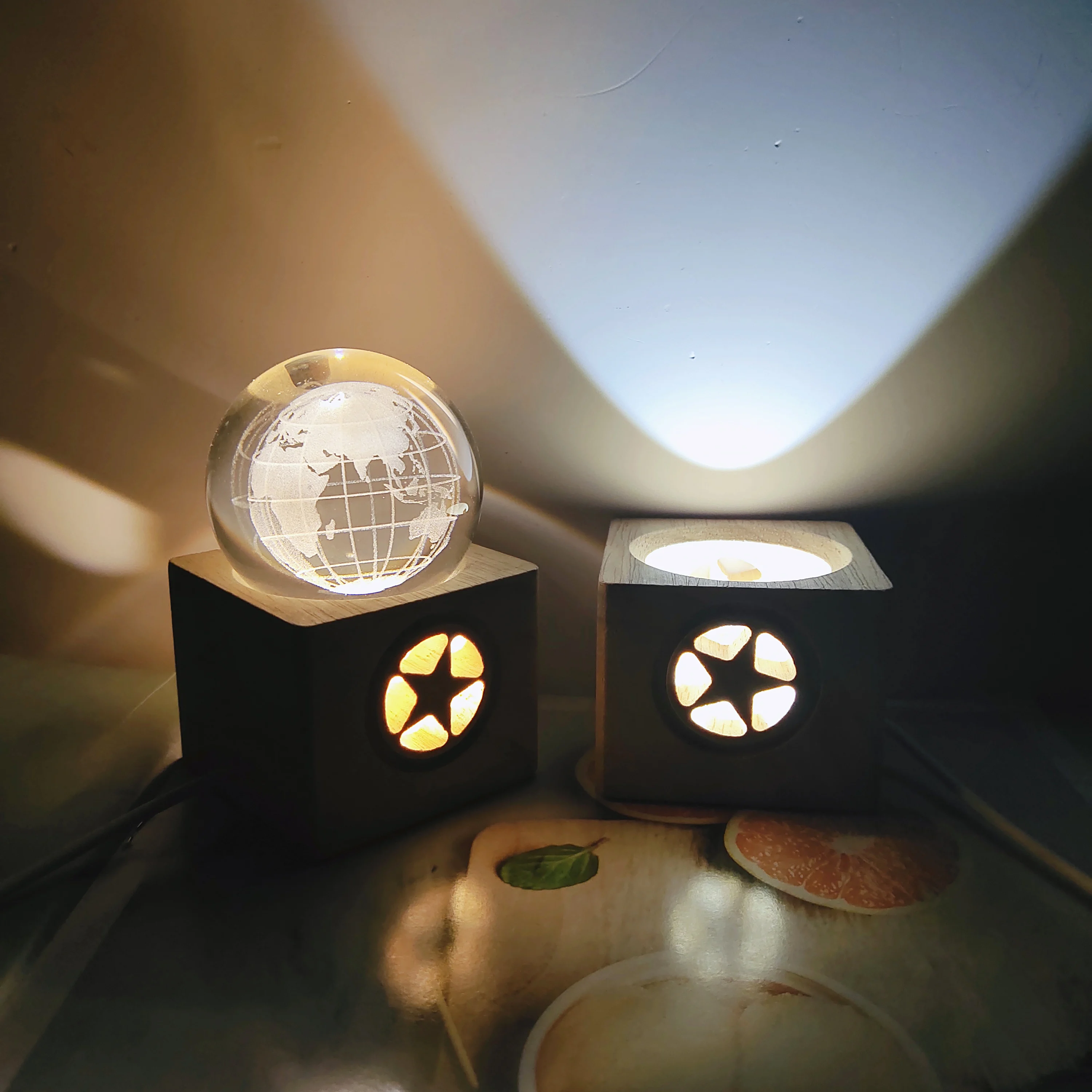 Luxury 5 Star Creative Gift Solid Wood Led Luminous Crystal Ball Base RGB Night Lamp Craft Gift Lamp Holder Usb Base