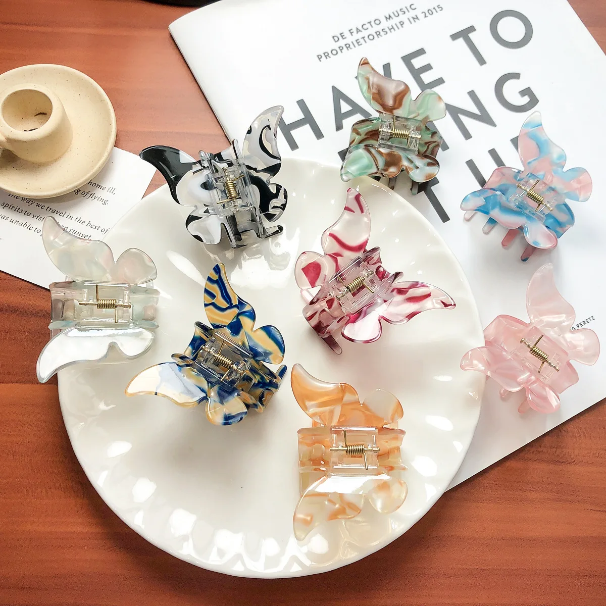 RARA 5CM New Hair Accessories wholesale Hair Claw Clip French Vintage Smaller Butterfly Acrylic Woman Hair Clip and Claw