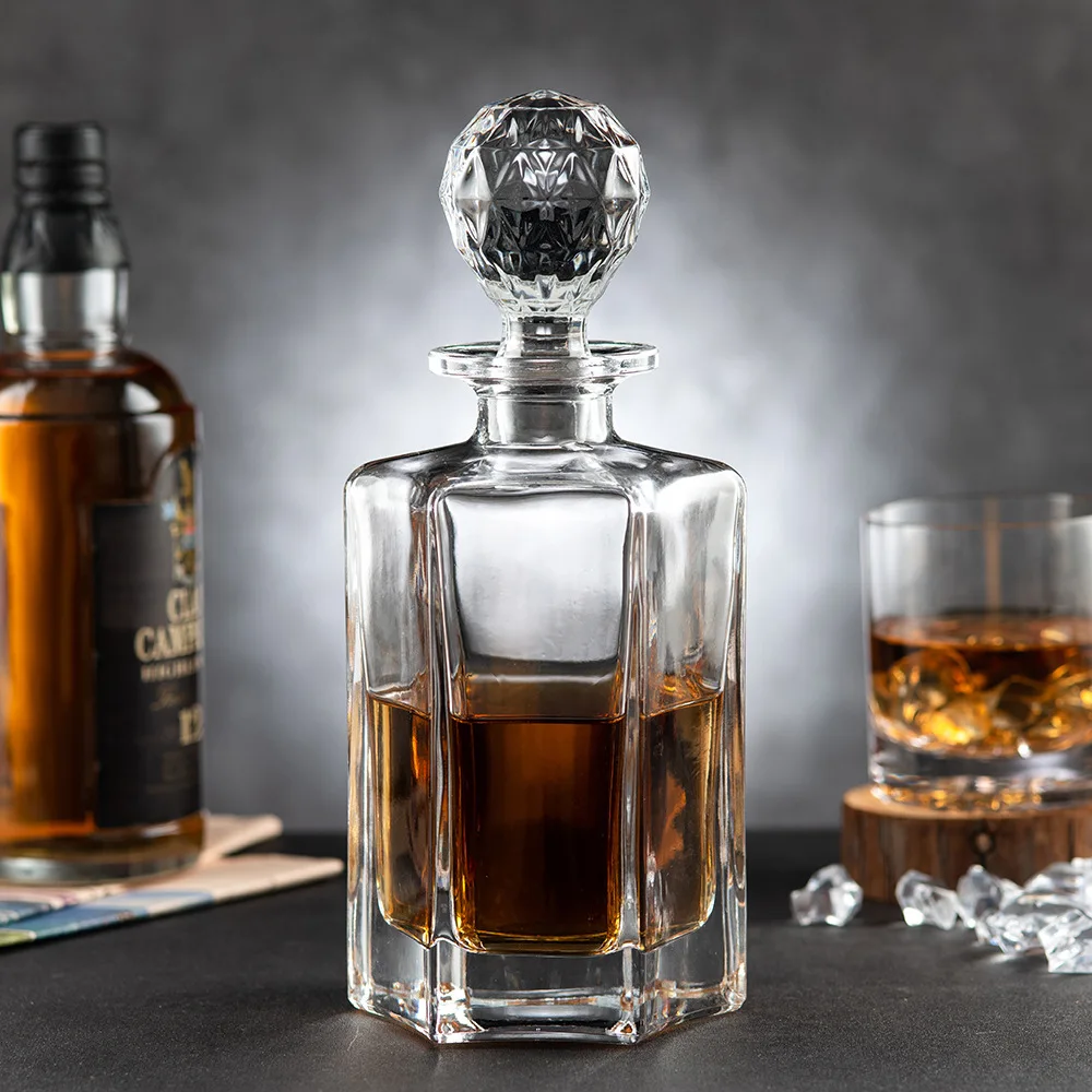 Custom premium 750ml clear vodka spirit glass bottle decorative vodka glass bottles