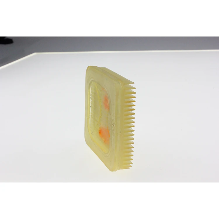 Увлажняющая щетка CASE IH для машины для сбора хлопка 1338720C1