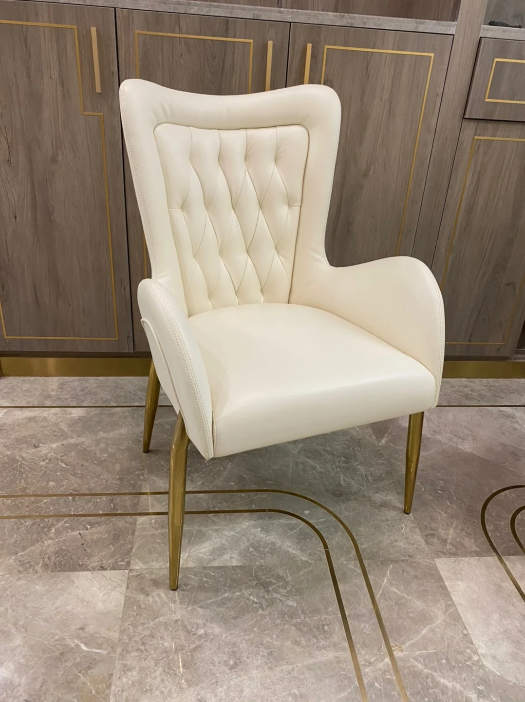 Modern Elegant Design Restaurant Bedroom Living Room Furniture Wingback Upholstered Dining Chair Tufted Button Accent Chairs