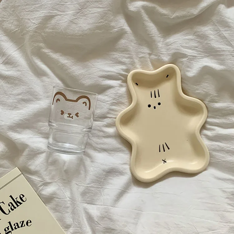 Cutelife Nordic Beige Bear Irregular Ceramic Dishes & Plates Hot Porcelain Plates Kitchen Dessert Plate Home Decor