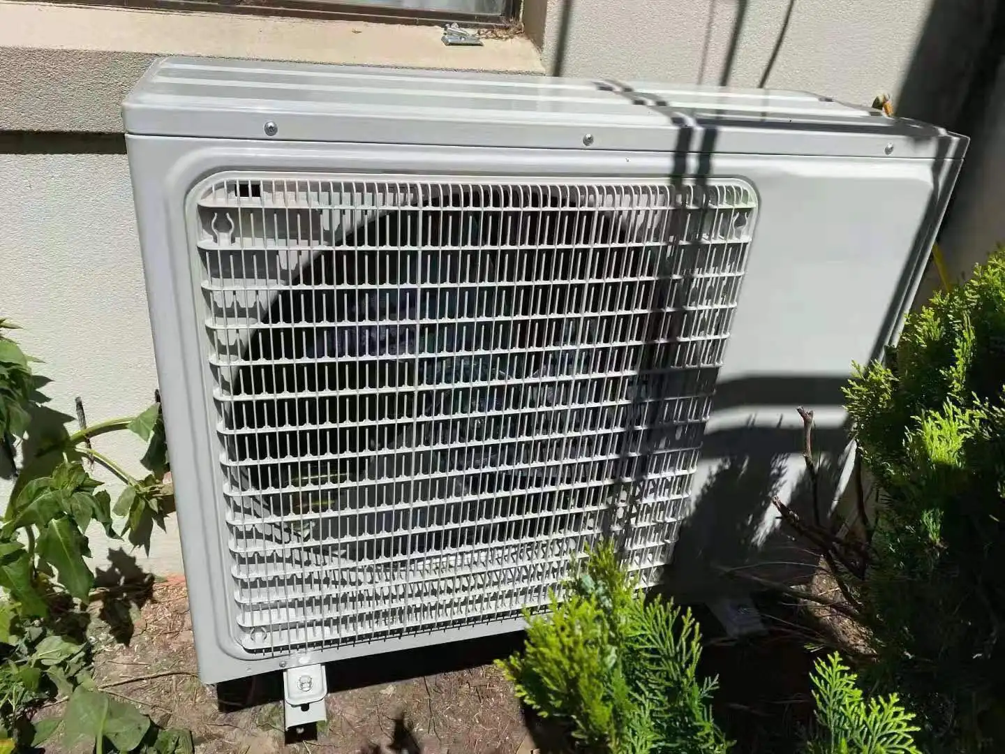Кондиционер на солнечной батарее переменного тока DC Гибридный 18000btu 2 л.с. сплит-блок с системой питания