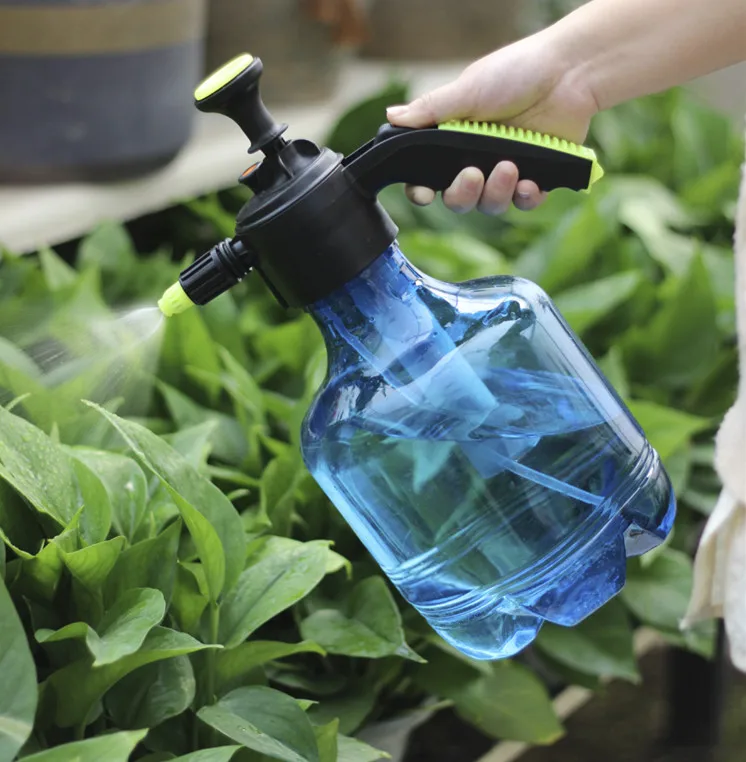 Пластиковый дезинфицирующий антивирусный дезинфицирующий пластиковый спрей для комнаты объемом 2 л