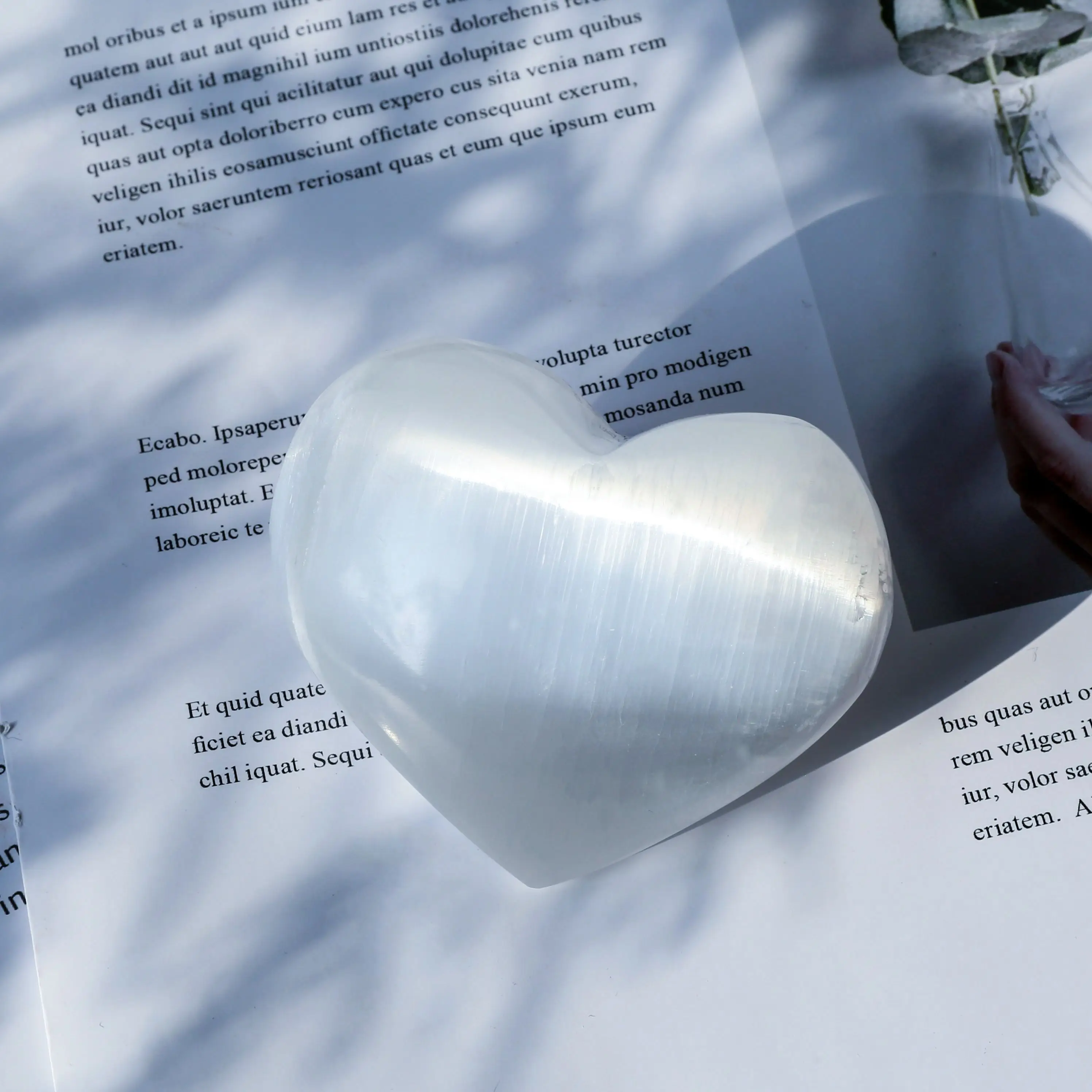 Yinglai Wholesale Selenite Crystal Healing Stones High Quality Selenite Palm Stone For Healing