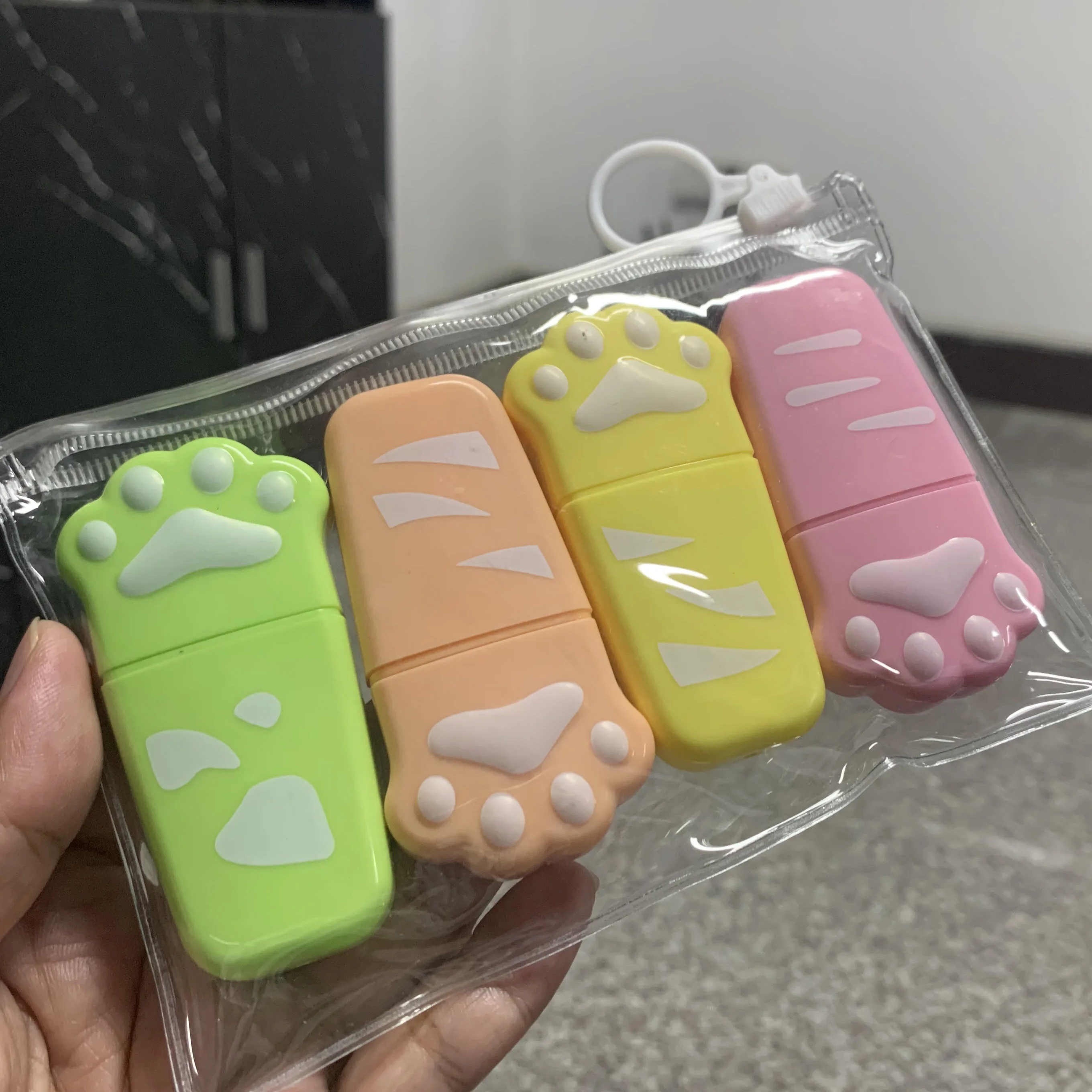 Маркер с кошачьим когтем