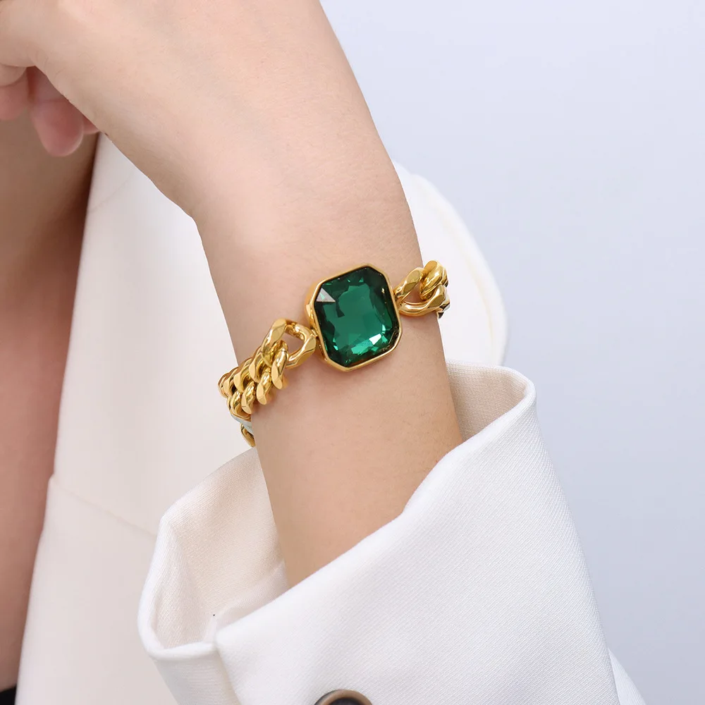 2023 Beautiful In Colour 18k Gold Plated Stainless Steel Charm Emerald Jewelry Bracelets