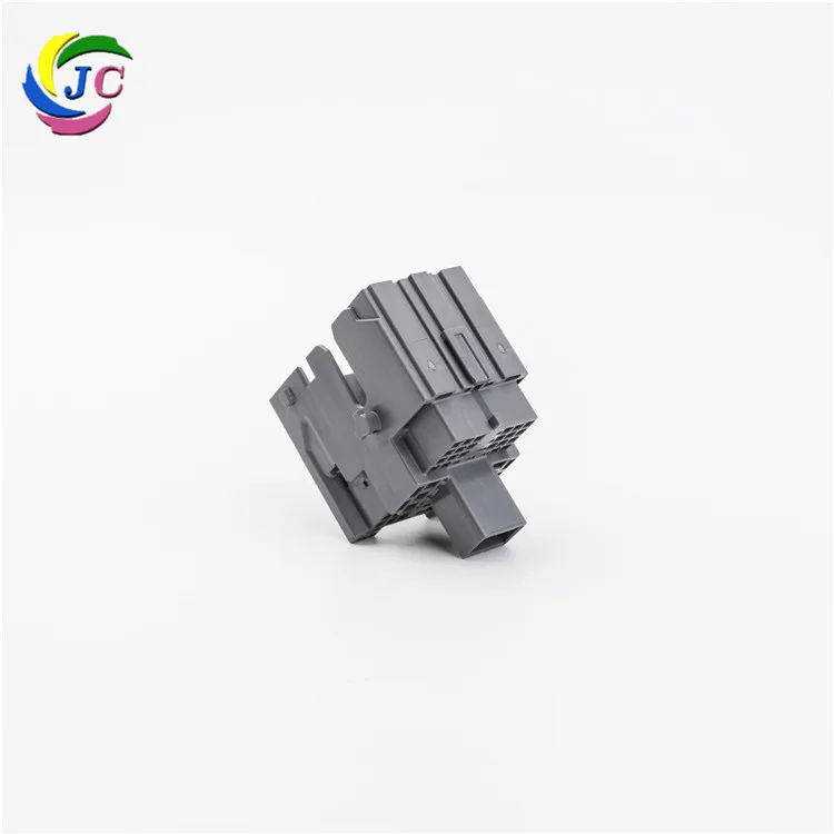 Прецизионная форма для литья под давлением пластмассы и соединительная форма