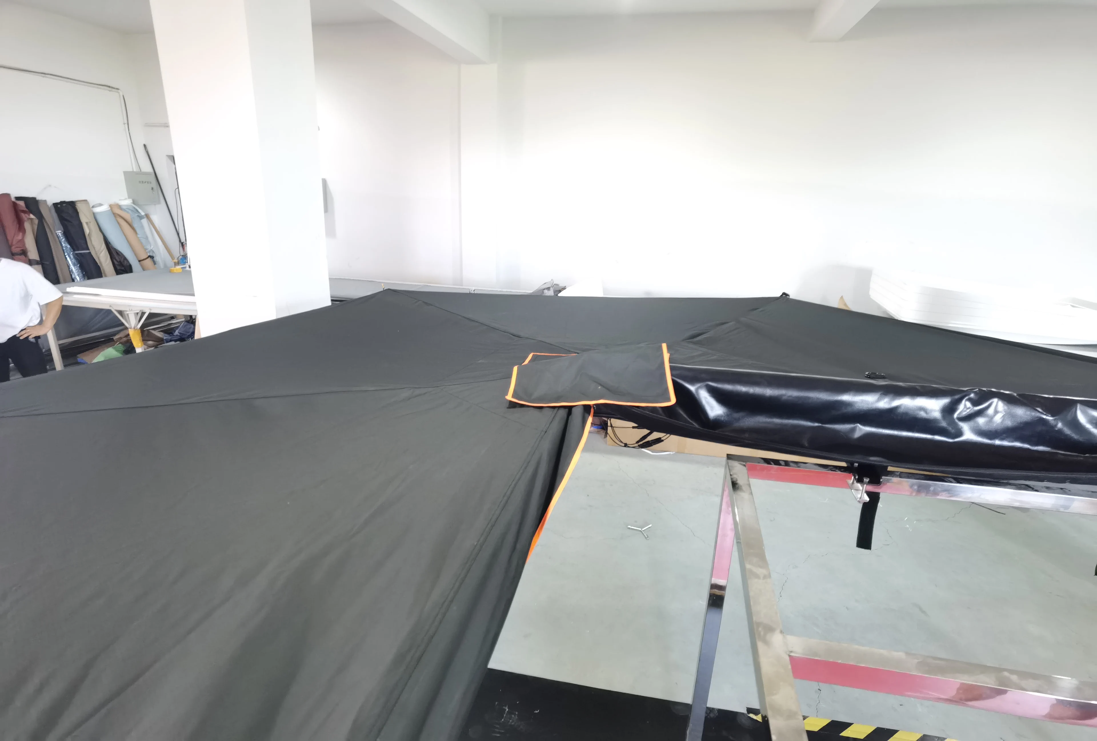 L High quality outdoor camping 270 degree awning 4x4 car tent with LED light