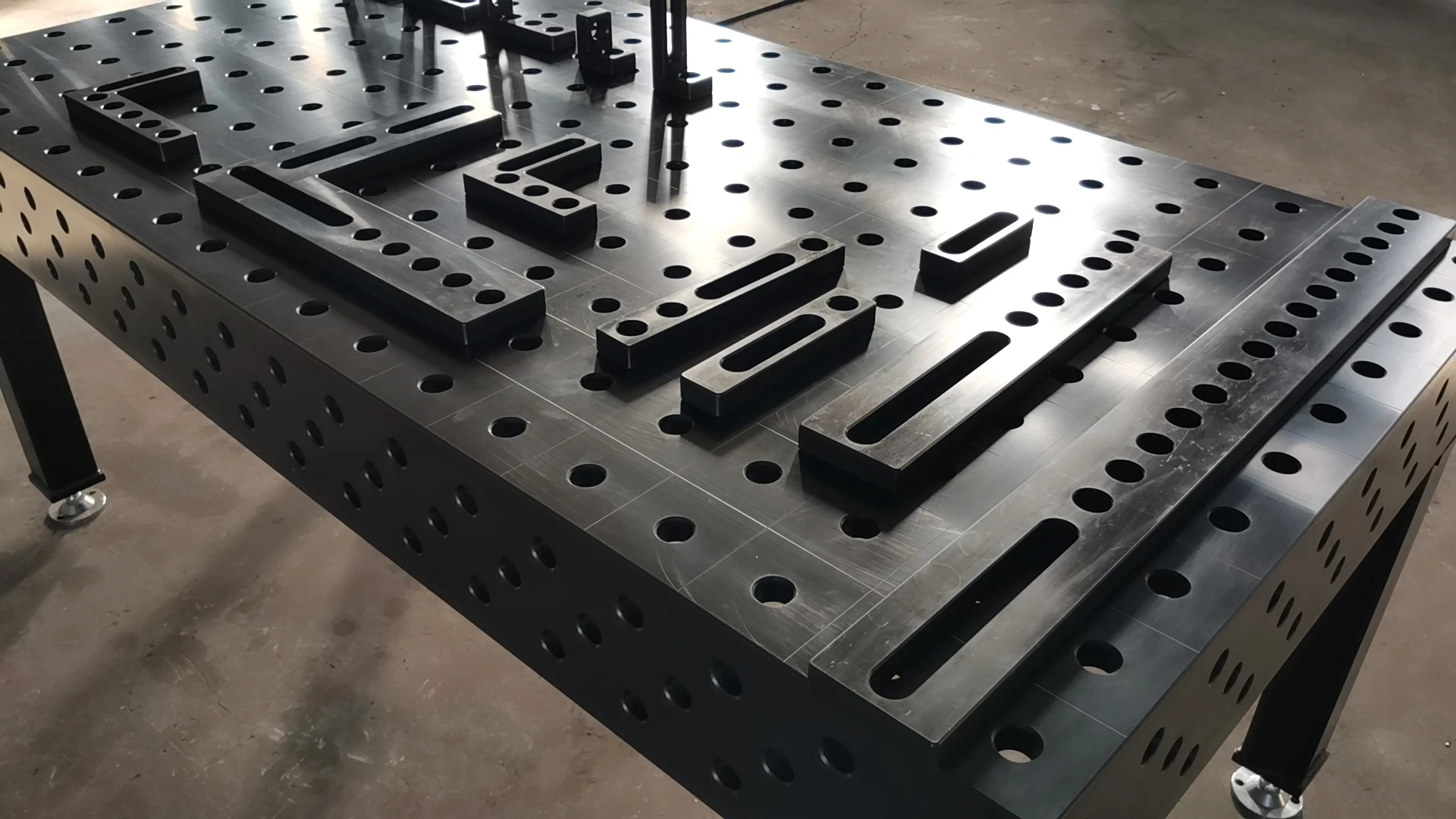 Nitriding/Polishing-Anti-Oxidation 3D Flexible Welding Platform