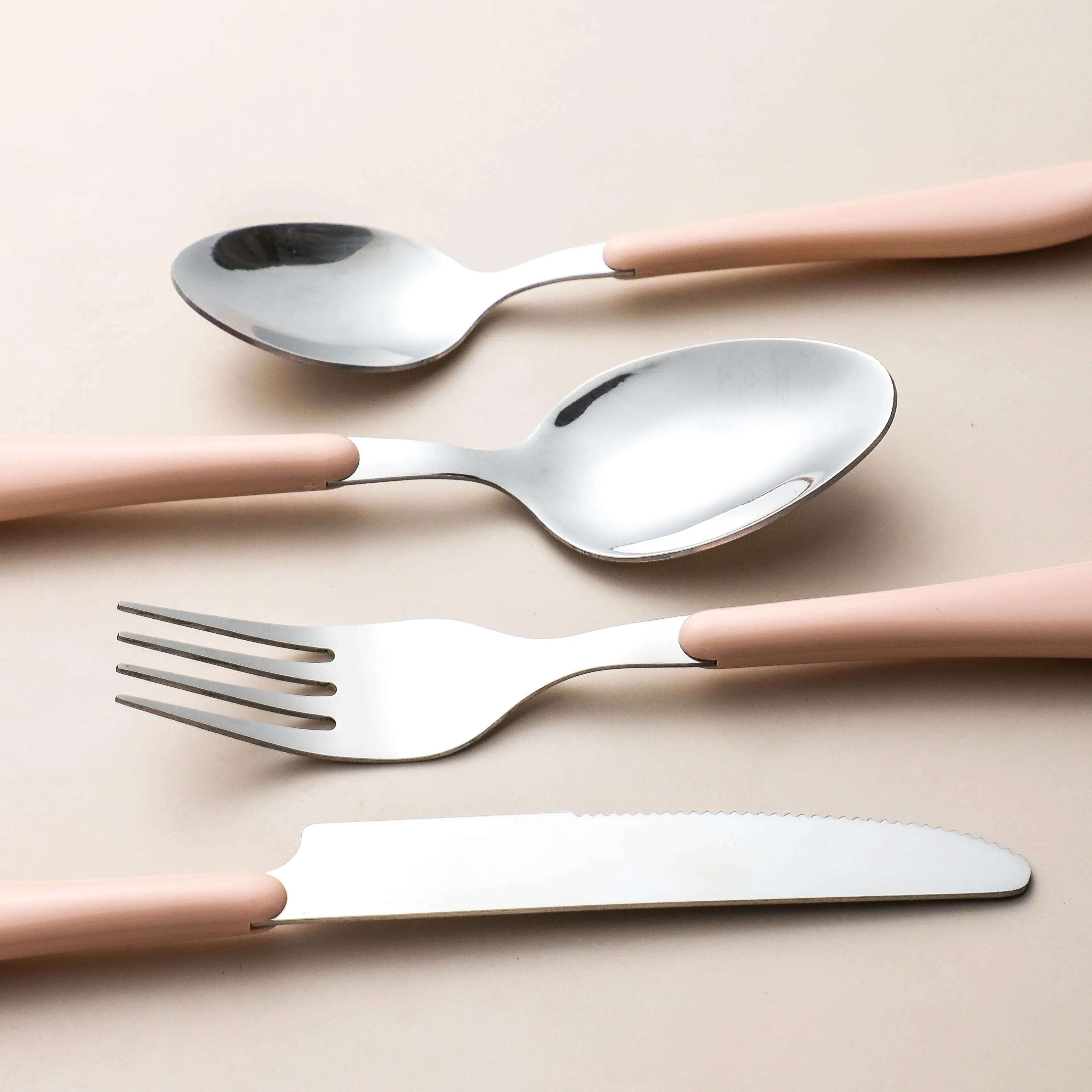 Wholesale lowest price flatware custom colors stainless steel knife fork spoon set plastic spoon handle cutlery set restaurant