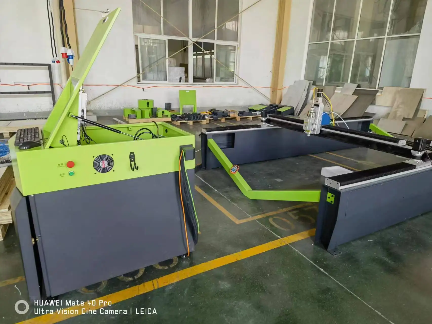 Mini Laser metal cutting machine alloy sheet cutting machine HIWIN	Autofocus Door Construction site work shop brass steels