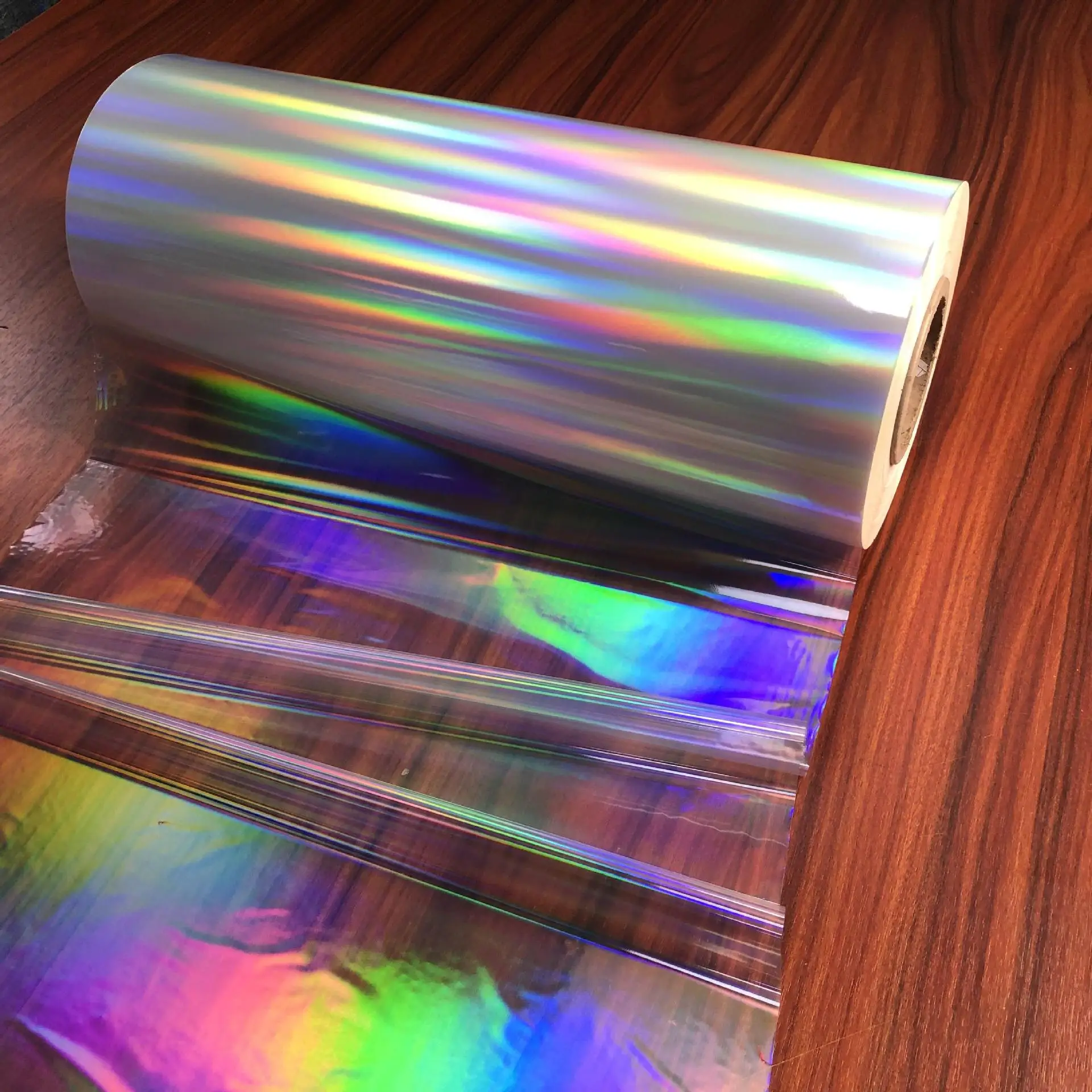 Factory Price  3 inch transparent rainbow holographic thermal lamination film hologram wet lamination film