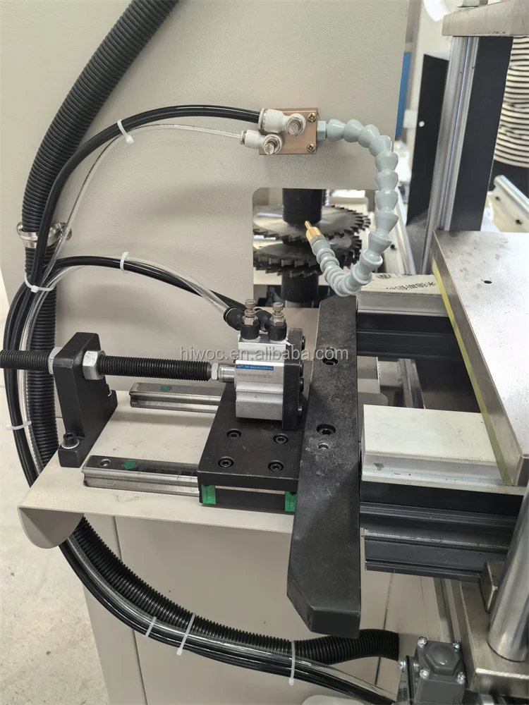 2024 new design CNC 3 Axis Aluminium Profile CNC End Milling Machine