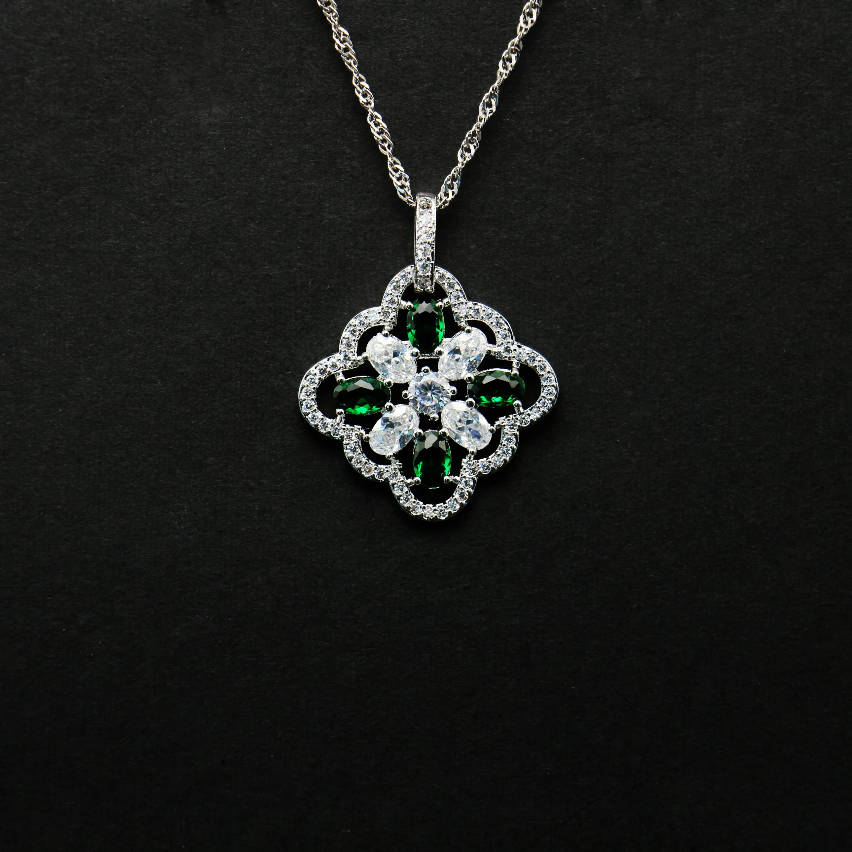 Plated Diamond Iced Out Cuban Link Chain Necklace  Jewelry High Quality  Gift Party Trendy