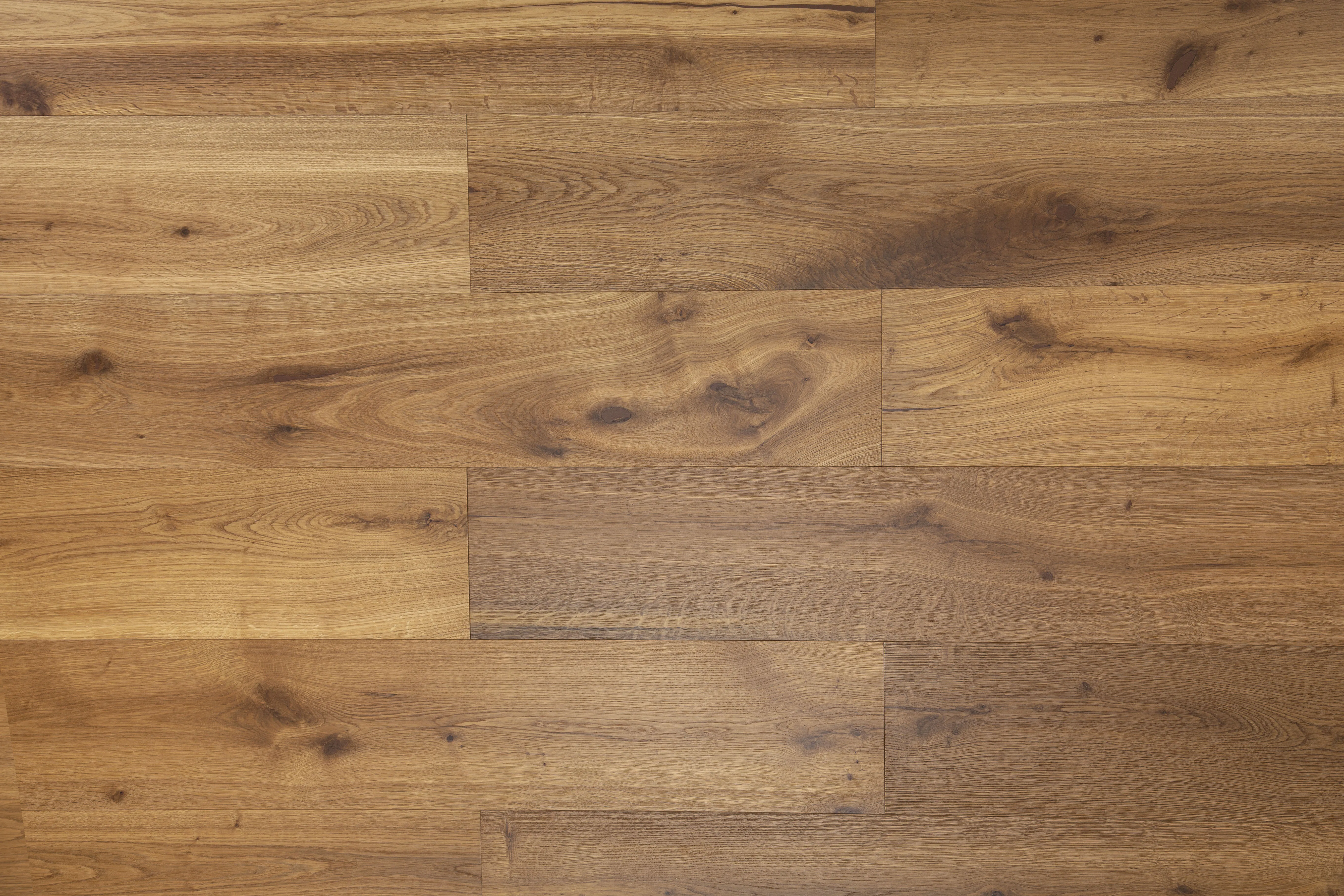 Villa/ hotel/ apartment  European white oak 3-layer engineered flooring 15/4*242*2210 saw cut Smoked Color Pine nut
